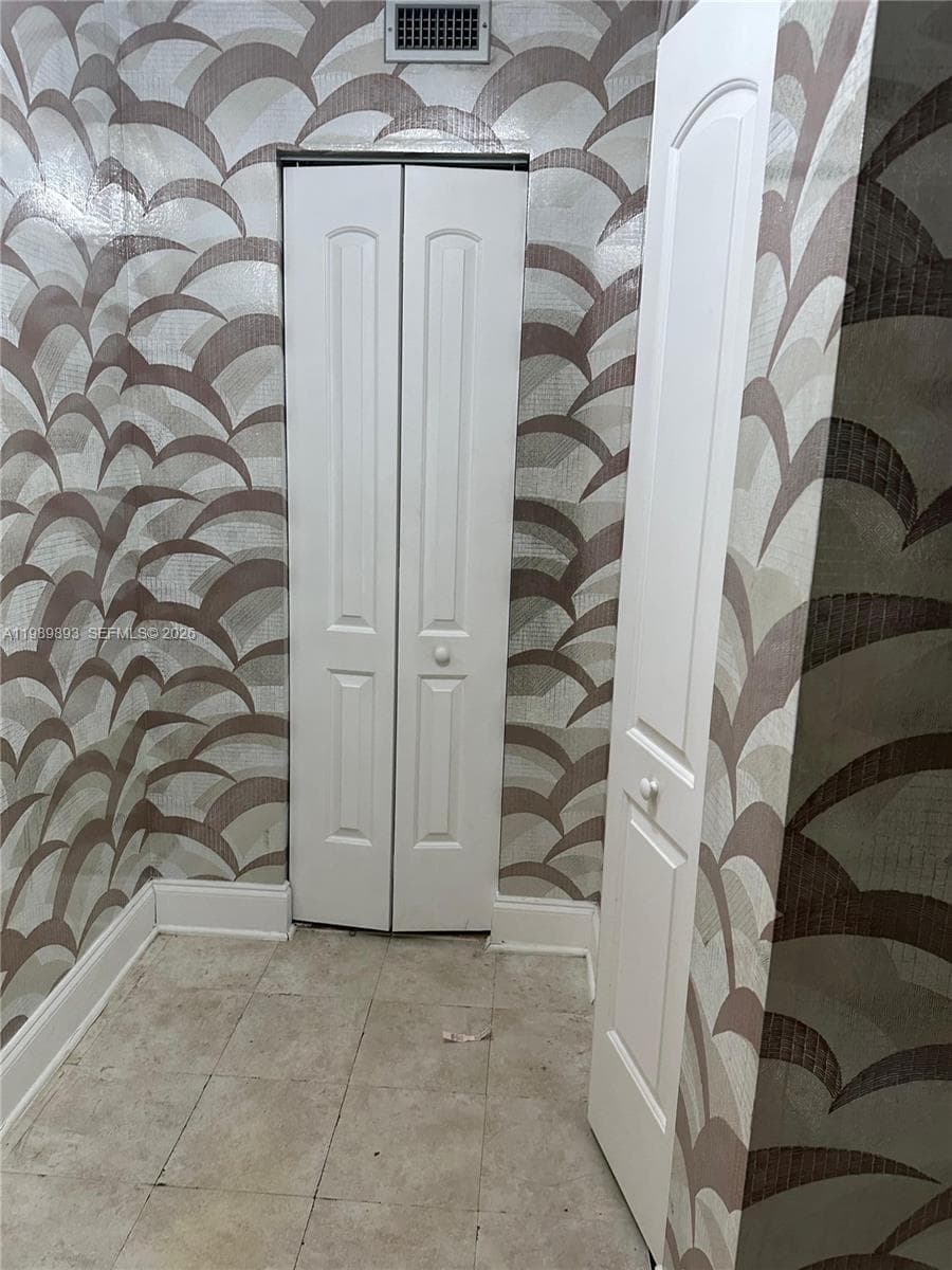 FOURTH GULFSTREAM GARDEN · #118 in Hallandale Beach - Photo 11