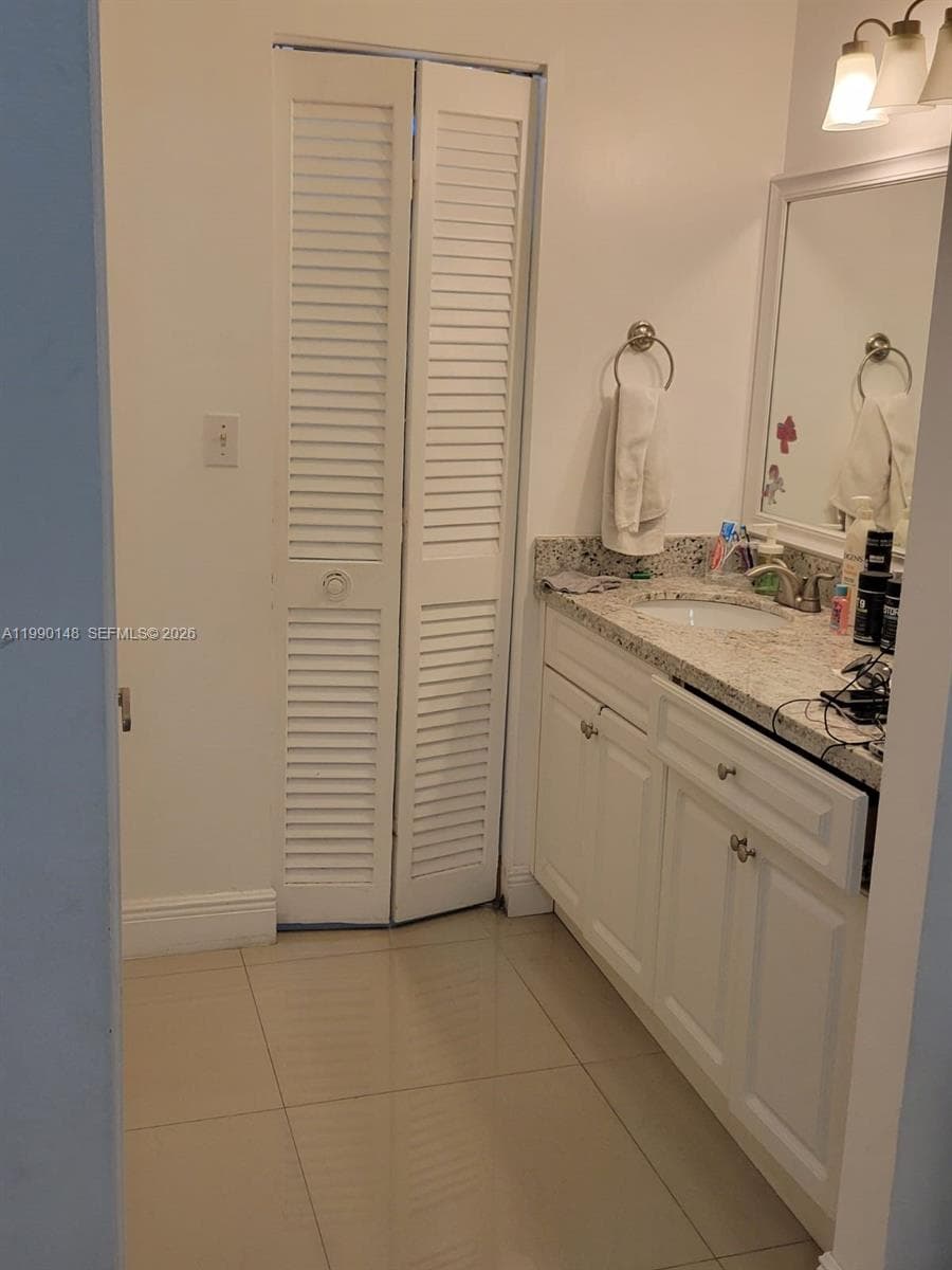 IMPERIAL TOWERS CONDO · #611 in Hallandale Beach - Photo 10