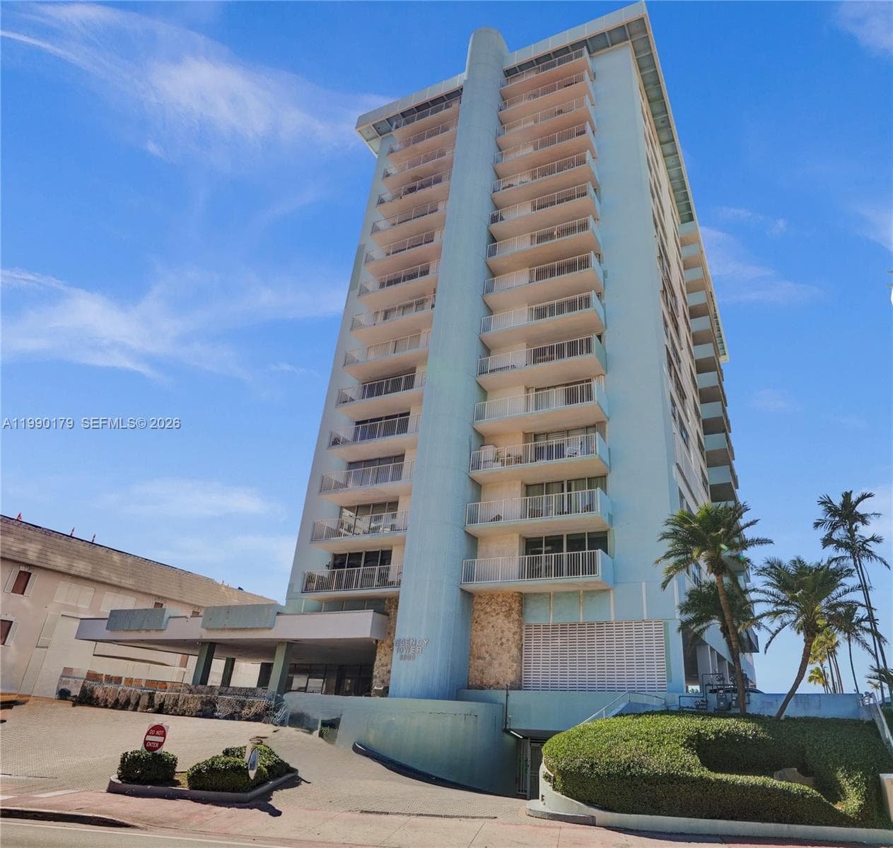 The Regency Tower Condp · #7G in Miami Beach - Photo 2
