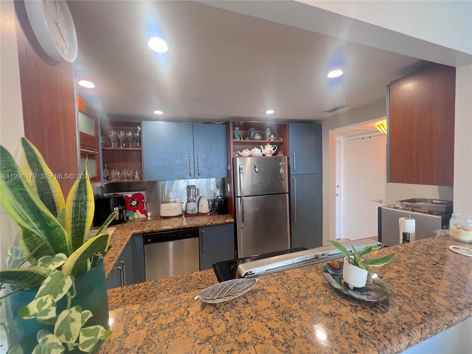 The Regency Tower Condp · #7G in Miami Beach - Photo 9