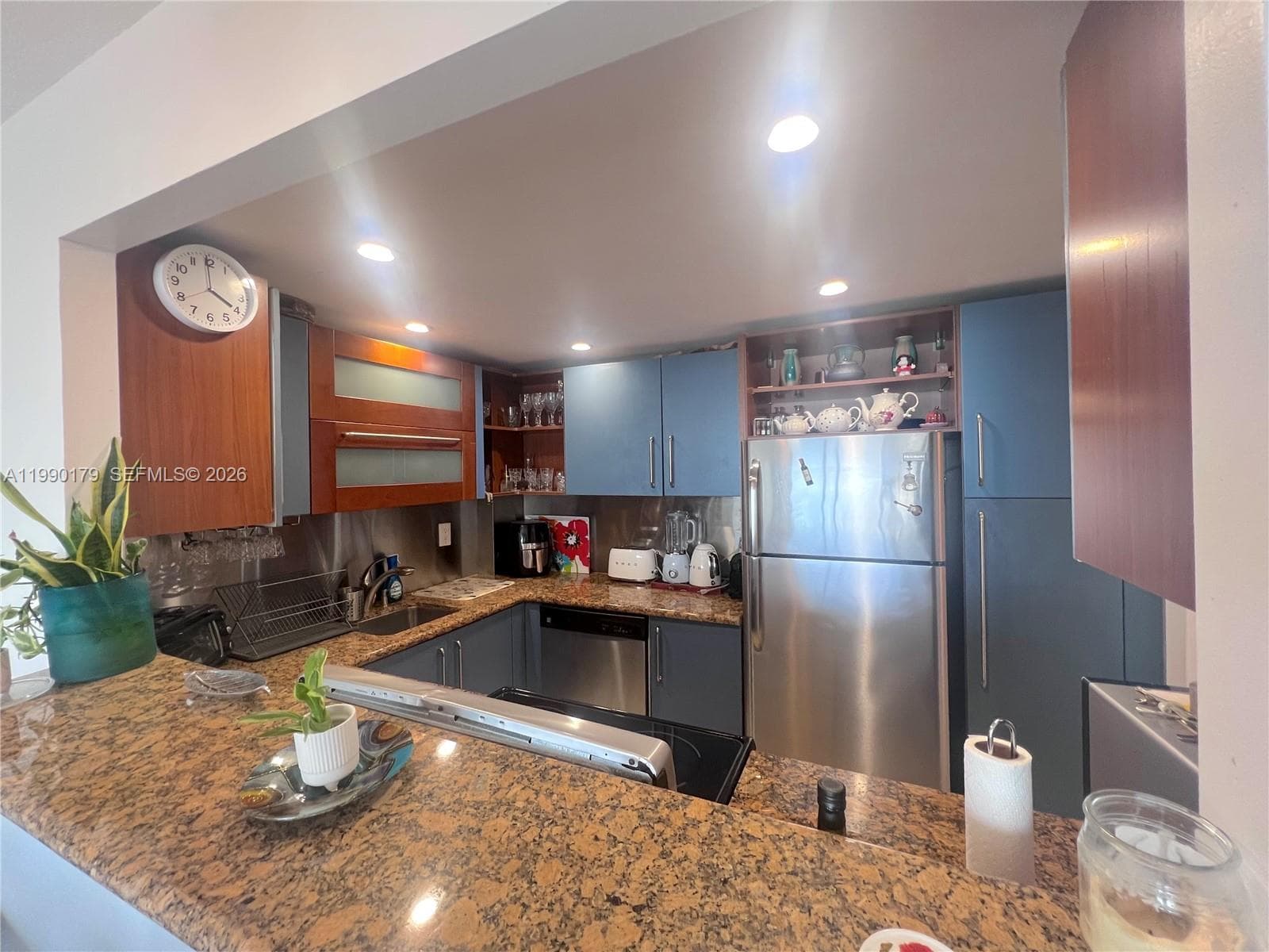 The Regency Tower Condp · #7G in Miami Beach - Photo 8
