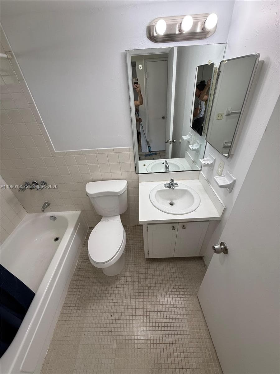 APRIL SONG CONDO · #223 in Hallandale Beach - Photo 7