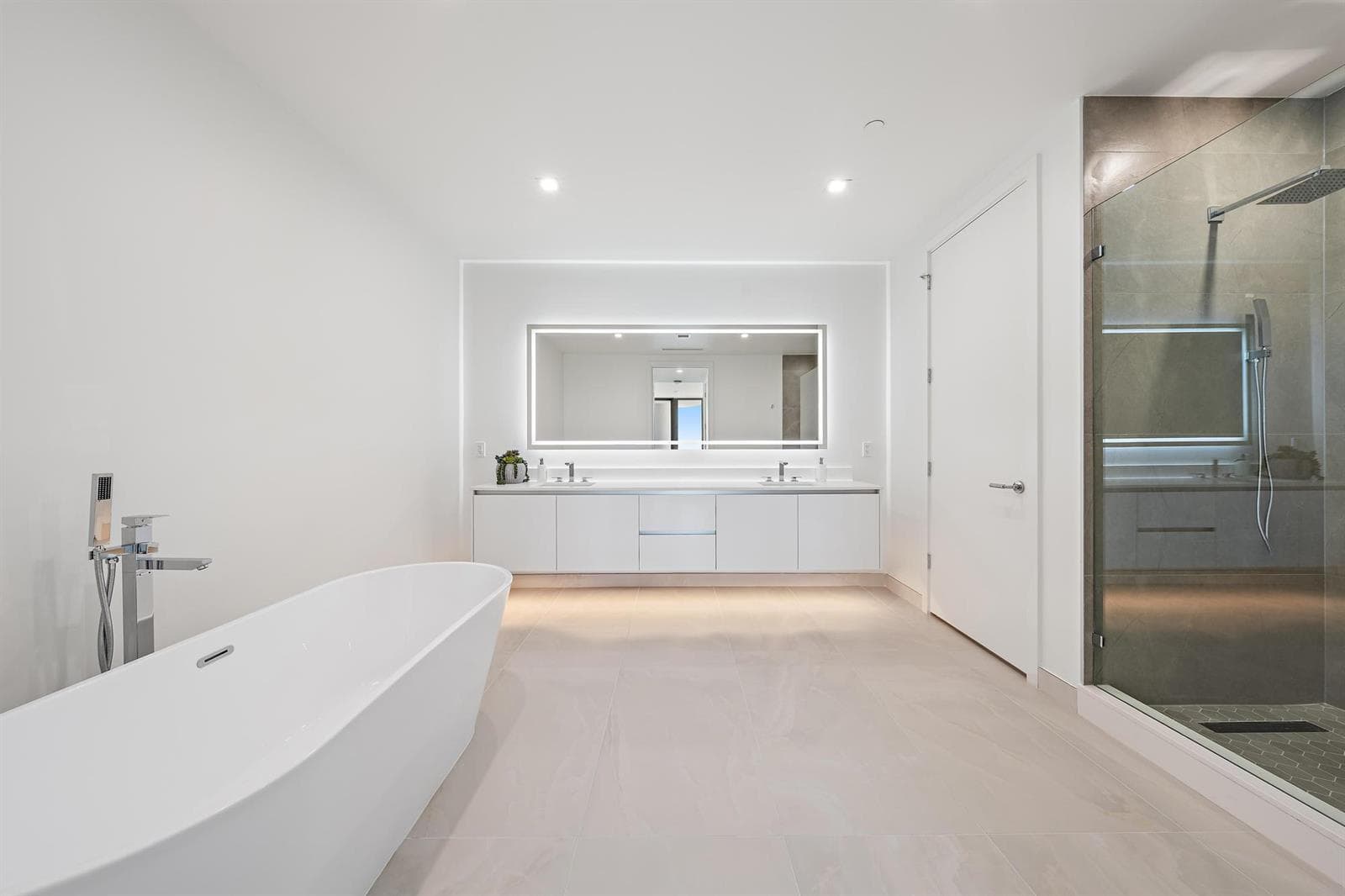 220 Lake Shore Dr unit 2212-6