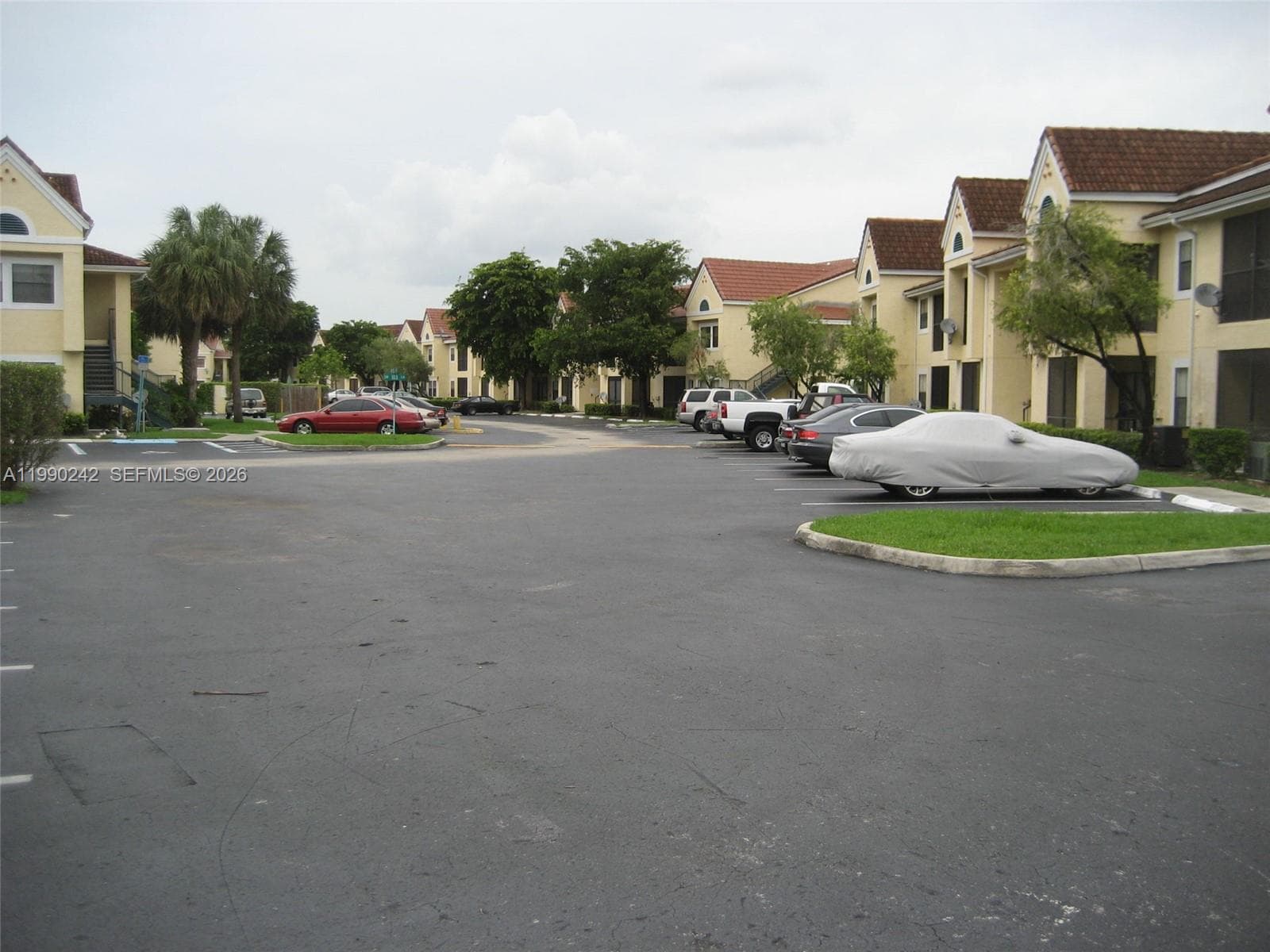 CORAL CLUB GARDEN VILLAS · #4103 in Miami - Photo 17
