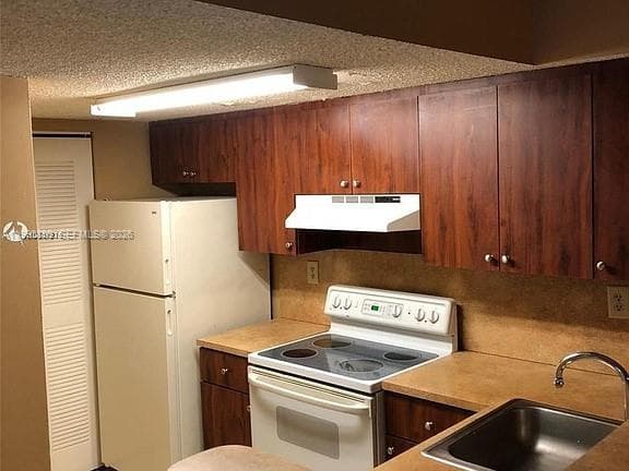 VILLA BELLINI CONDOMINIUM · #103 in Hialeah - Photo 4