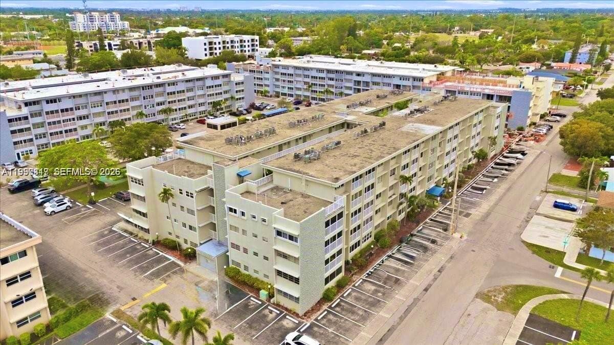 THIRD GULFSTREAM GARDEN · #101G in Hallandale Beach - Photo 9