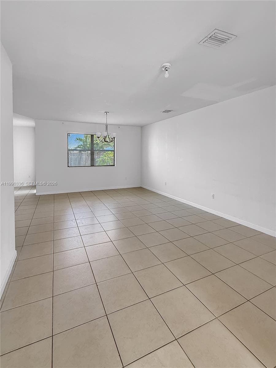 709 SE 35th Ave photo 4
