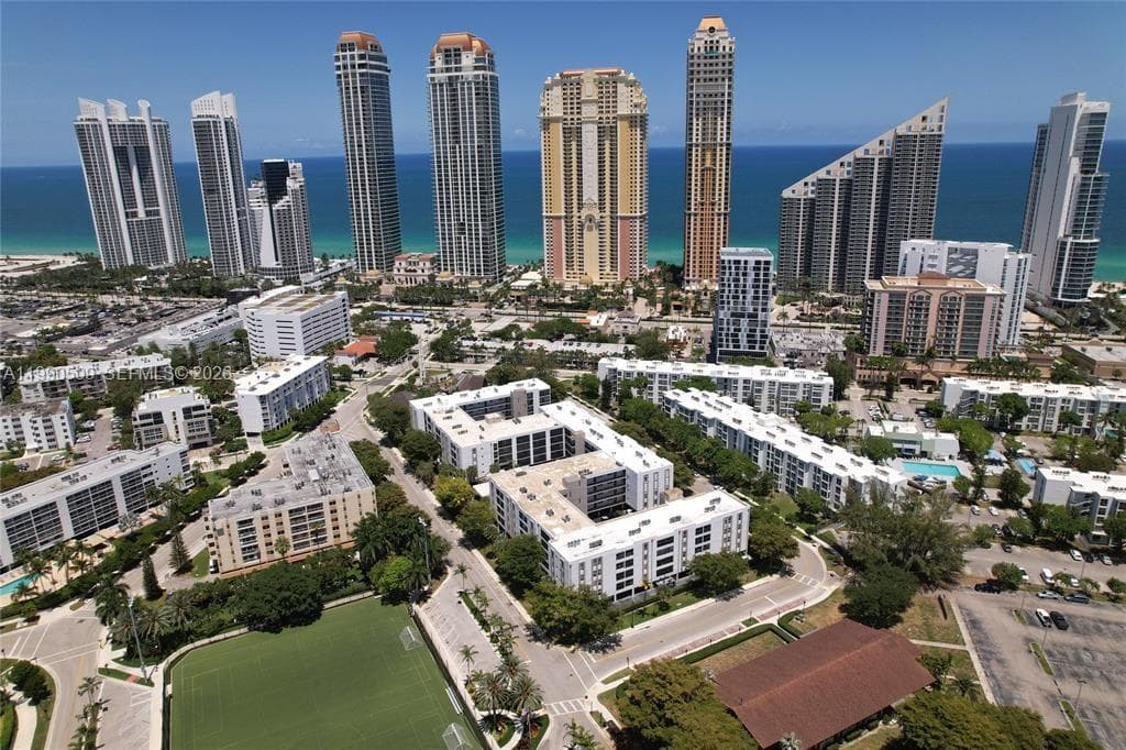 Le Cartier · #423 in Sunny Isles Beach - Photo 23