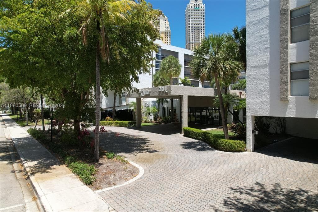 Le Cartier · #423 in Sunny Isles Beach - Photo 26