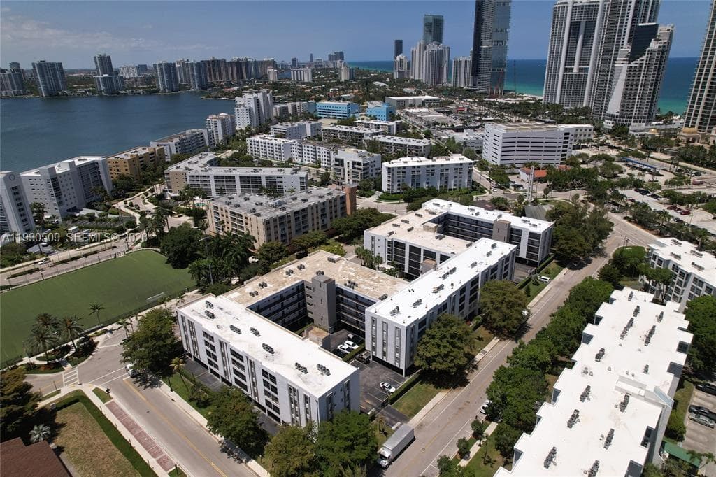 Le Cartier · #423 in Sunny Isles Beach - Photo 18