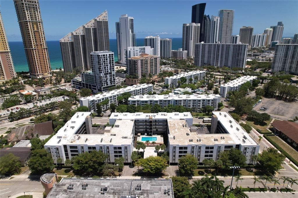 Le Cartier · #423 in Sunny Isles Beach - Photo 25