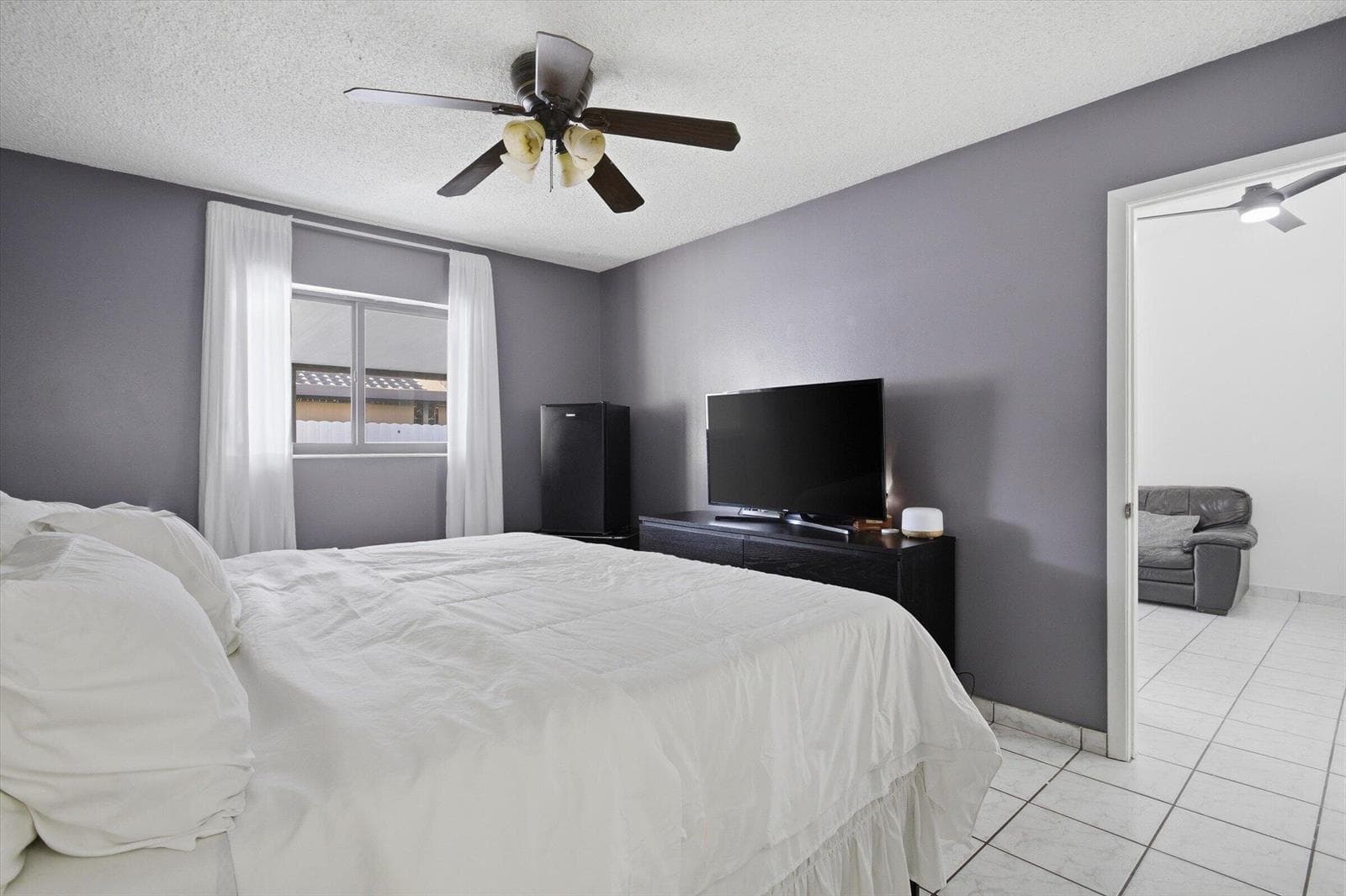 5465 W 27TH LN., HIALEAH, FL 33016