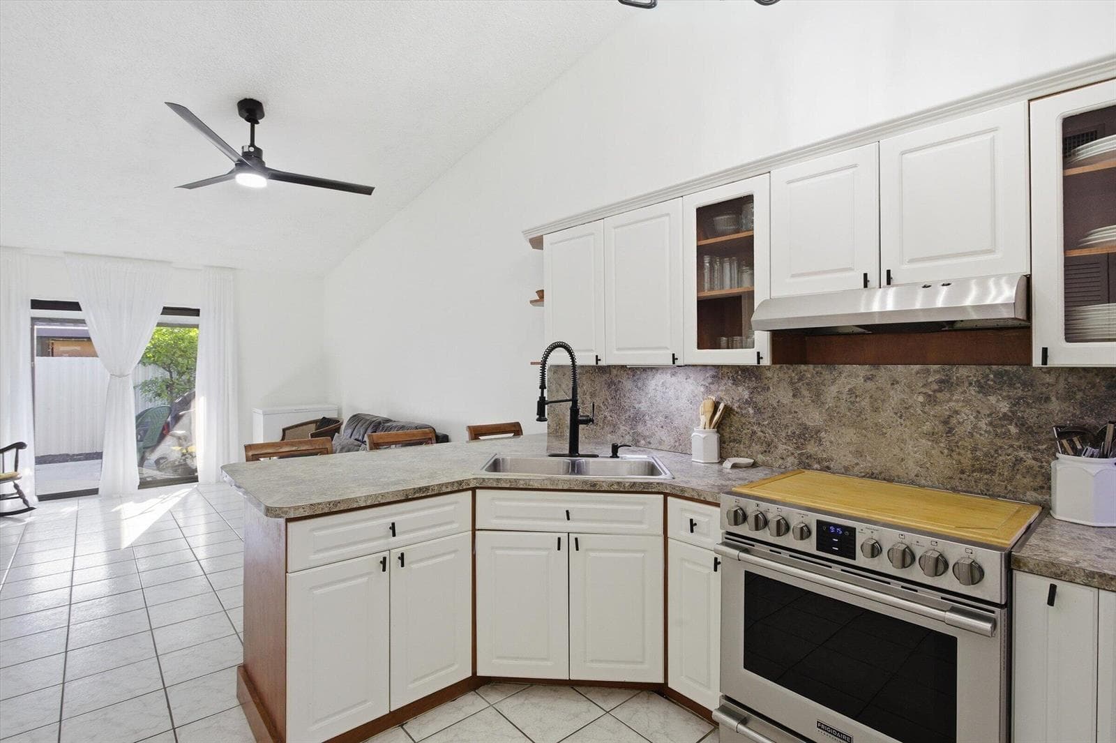 5465 W 27TH LN., HIALEAH, FL 33016
