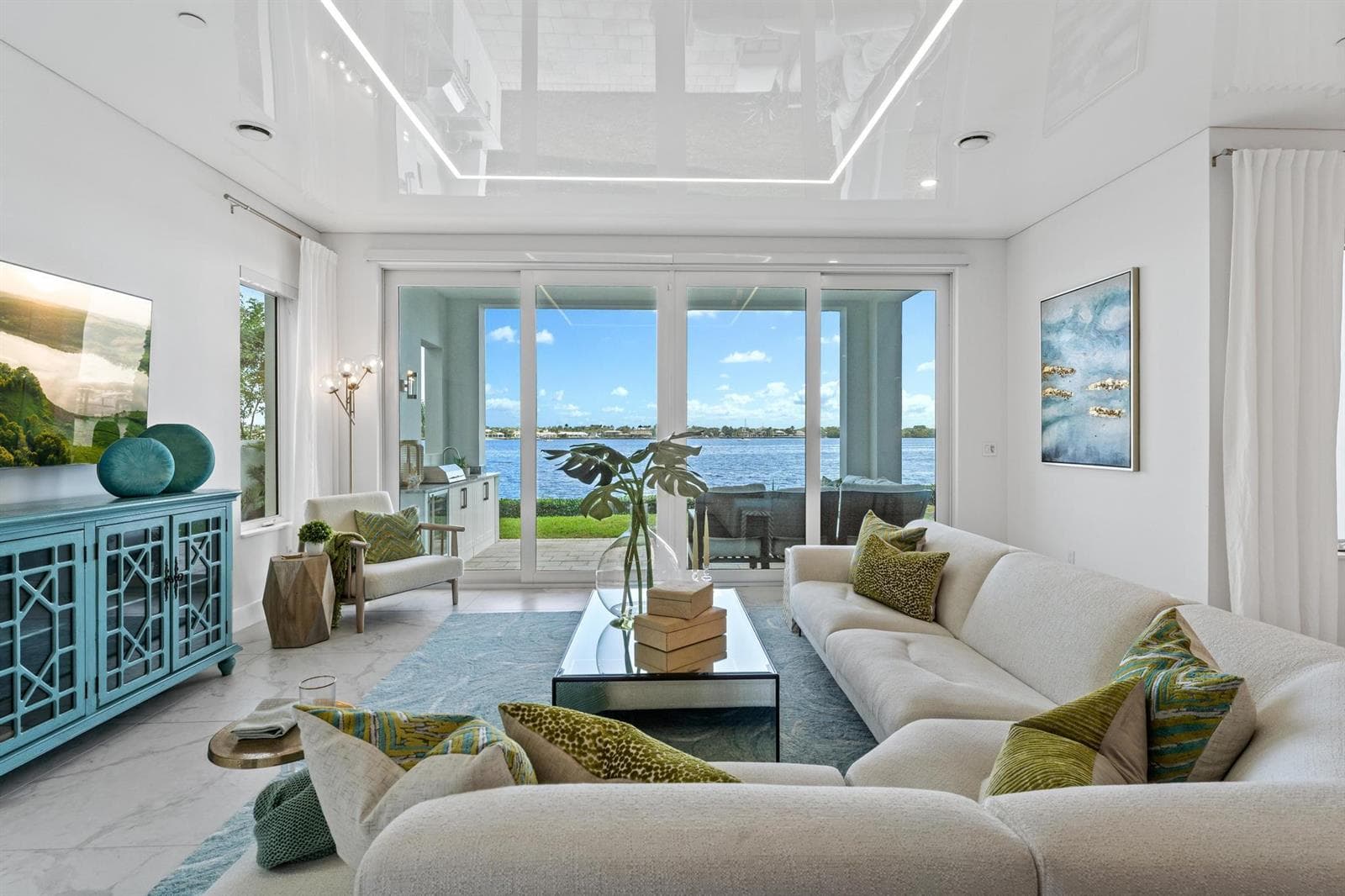 100 Water Club Ct N_Living Room
