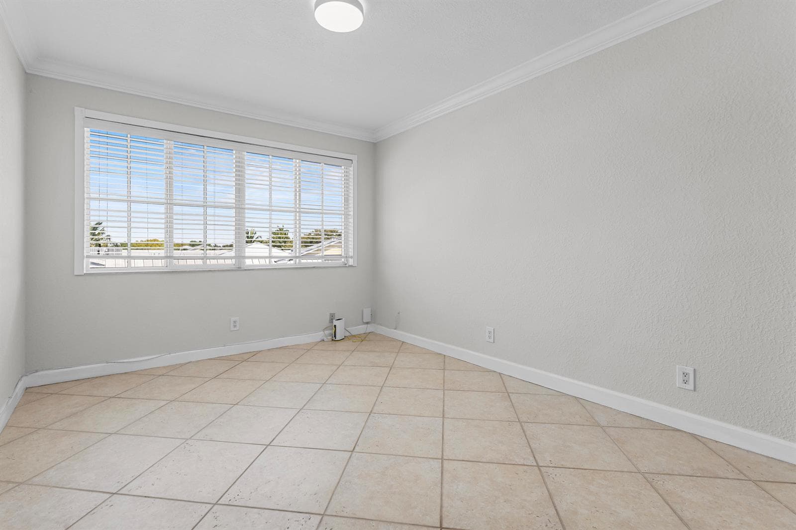 GF4A1156Pine Crest Village-by Pwayko