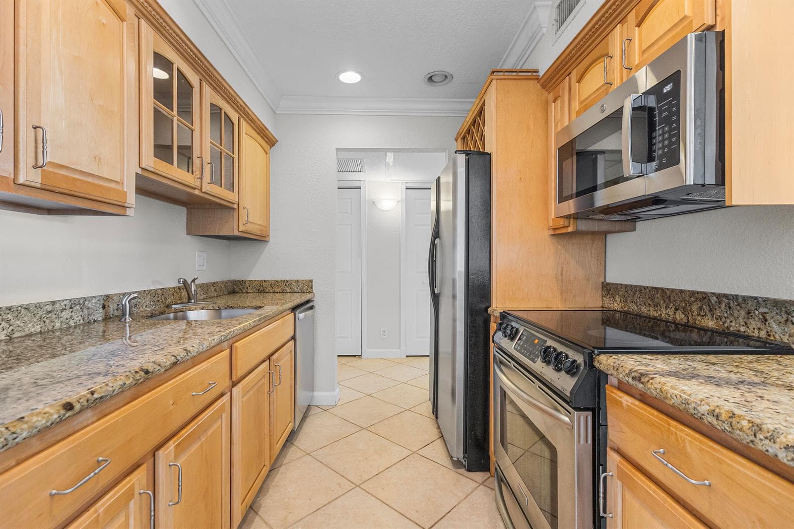 GF4A1165Pine Crest Village-by Pwayko