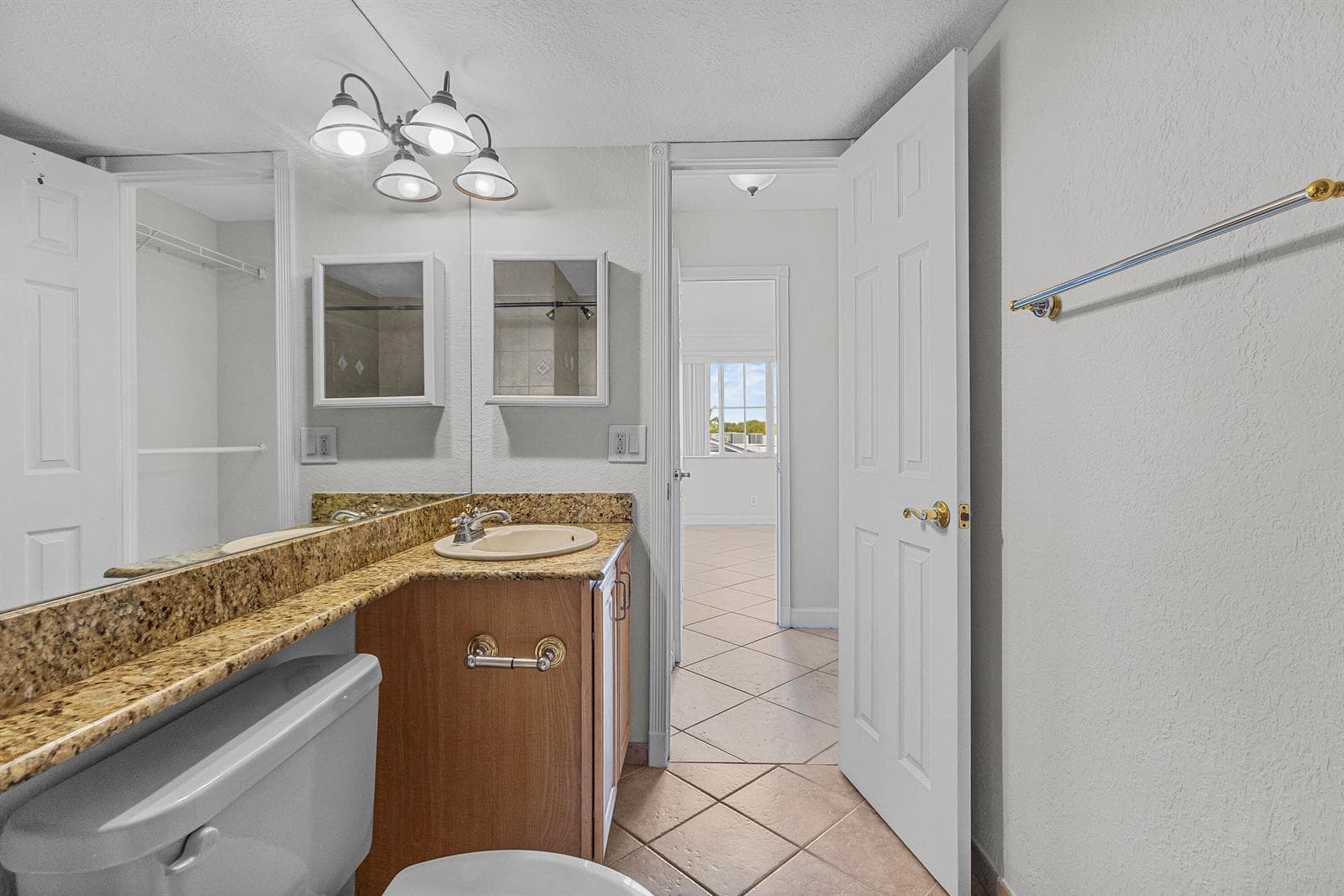 GF4A1147Pine Crest Village-by Pwayko