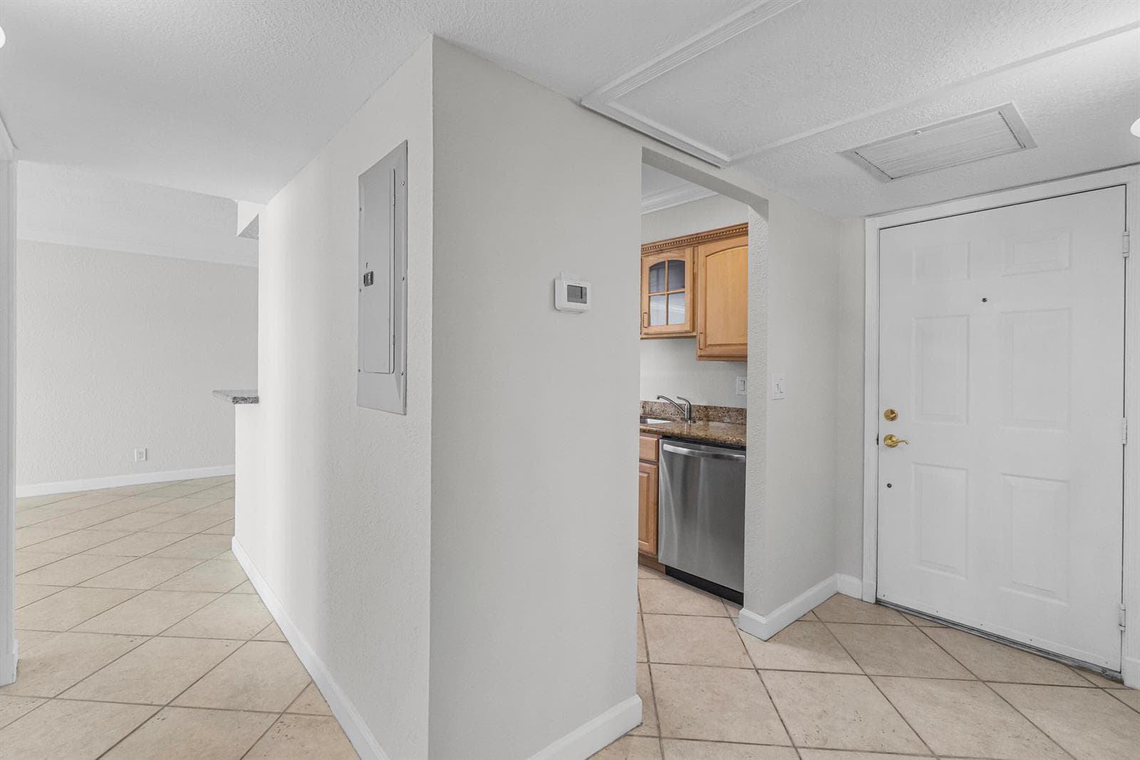 GF4A1207Pine Crest Village-by Pwayko