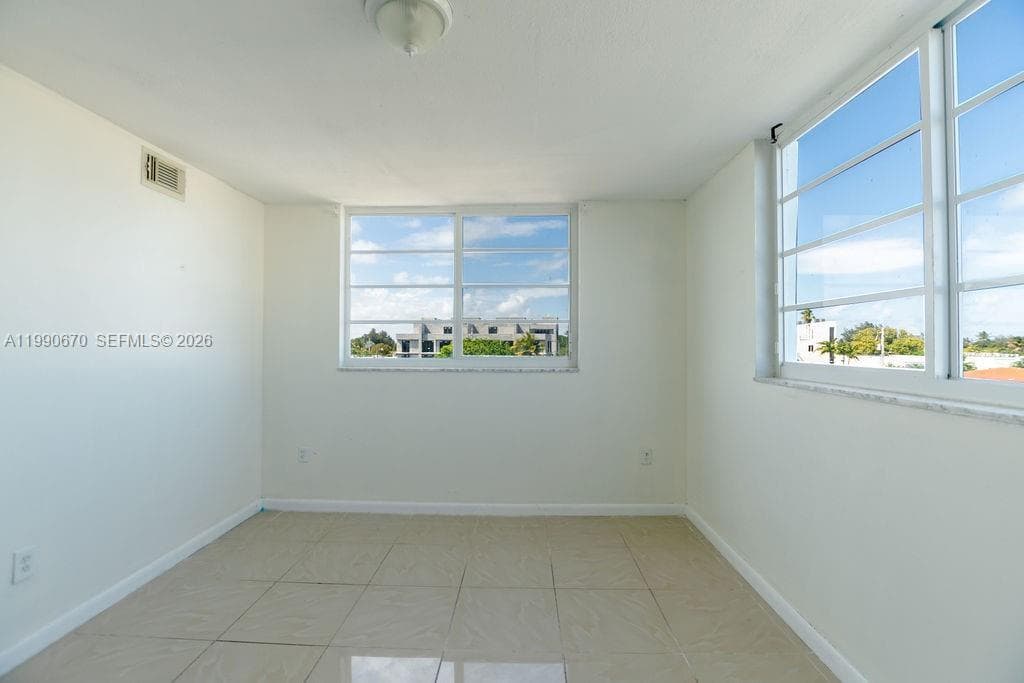 LISETTE CONDO · #402 in Miami Beach - Photo 23