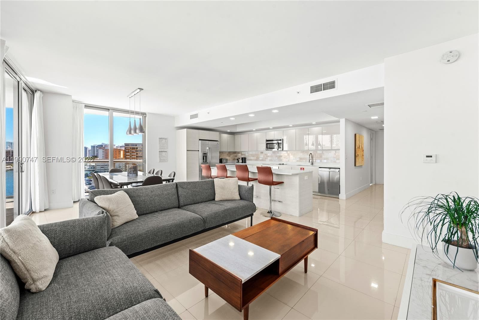 Large Windows with Lots of Natural Lighting