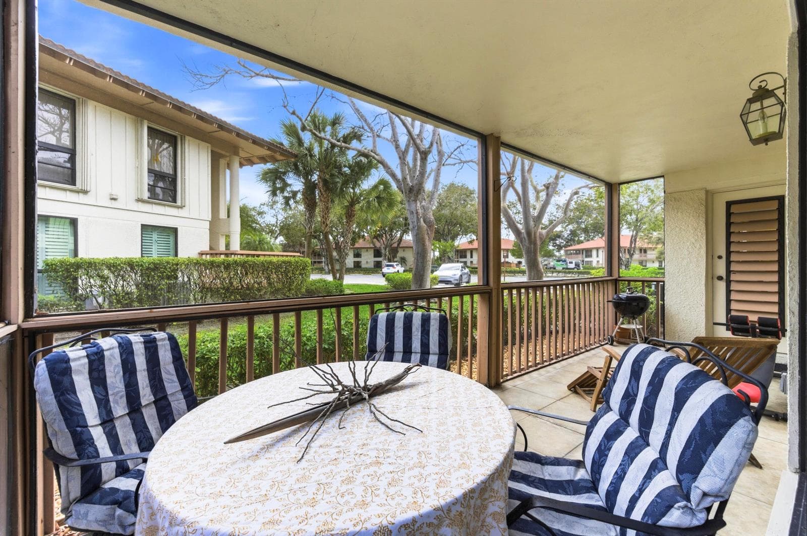 Wrap around Covered Lanai