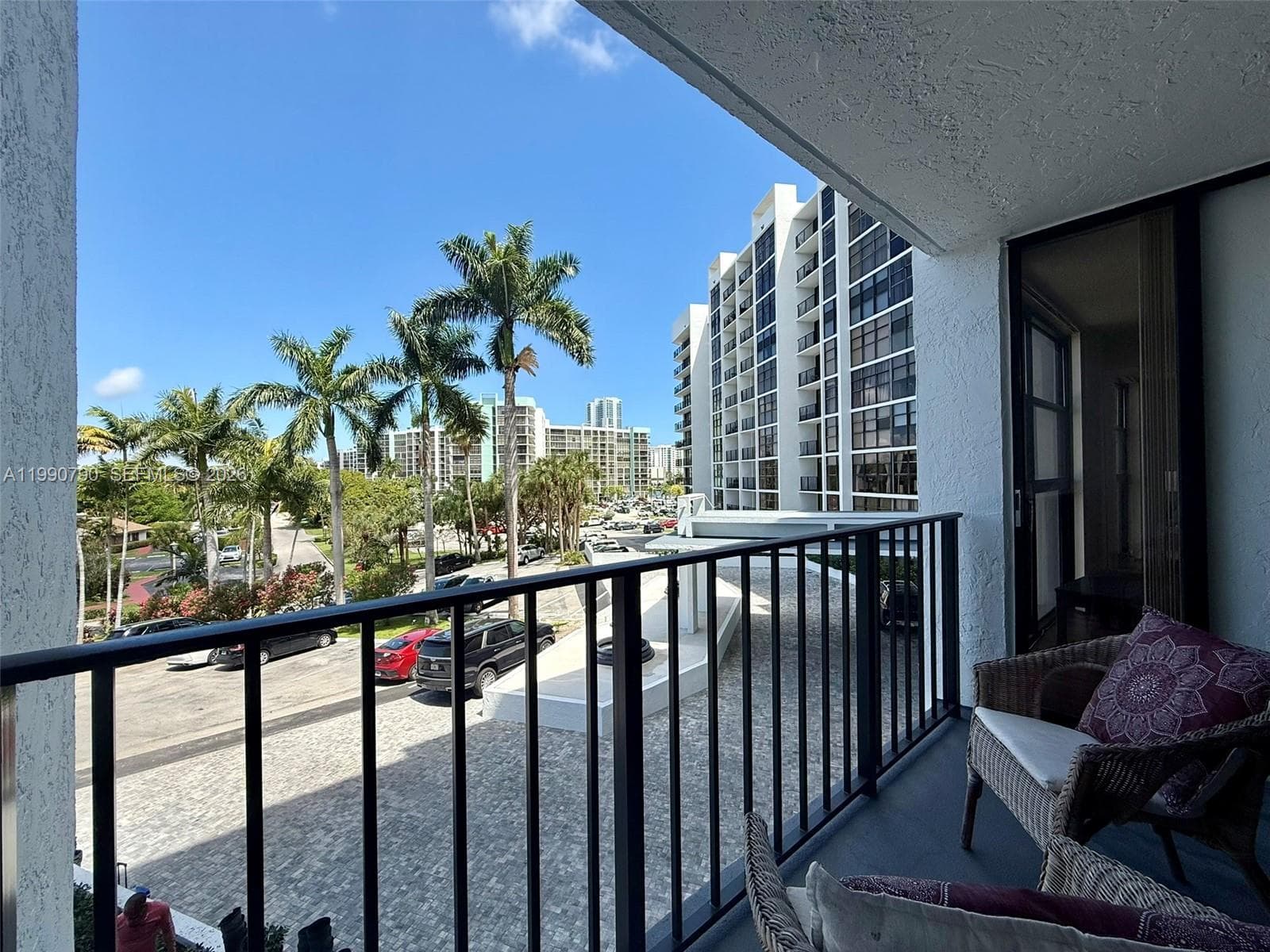 TOWERS OF OCEANVIEW · #425 in Hallandale Beach - Photo 23
