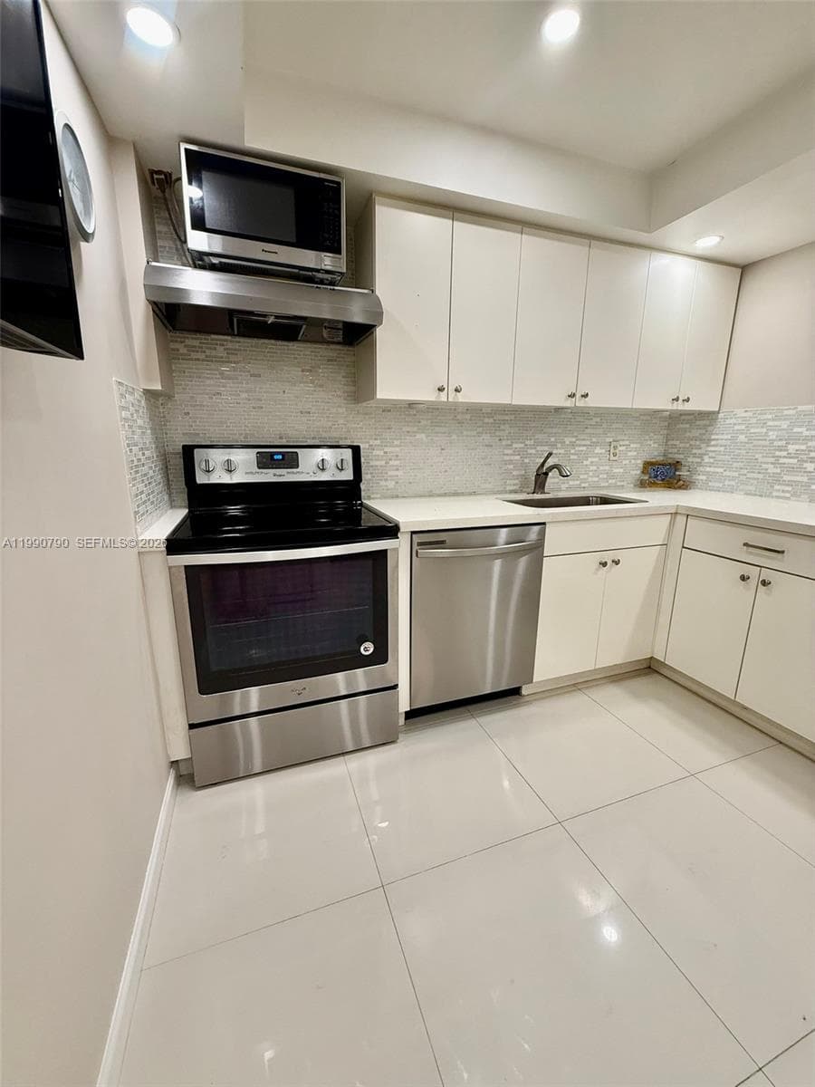 TOWERS OF OCEANVIEW · #425 in Hallandale Beach - Photo 7