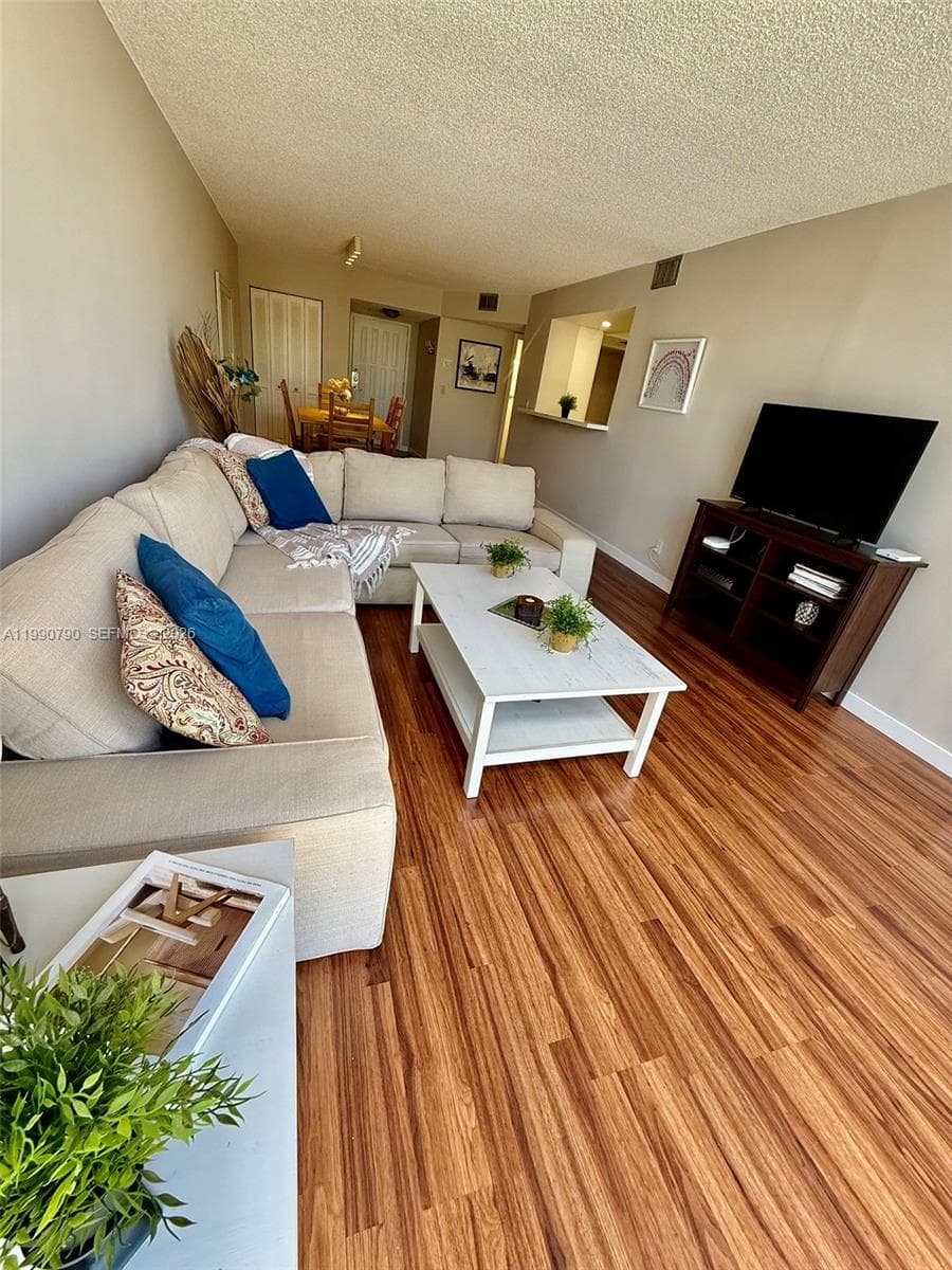 TOWERS OF OCEANVIEW · #425 in Hallandale Beach - Photo 20
