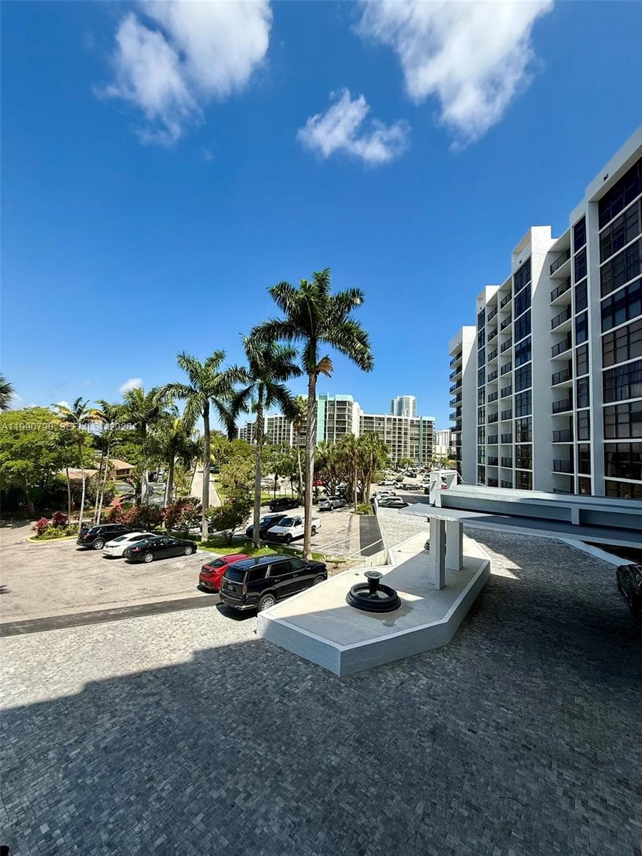 TOWERS OF OCEANVIEW · #425 in Hallandale Beach - Photo 24