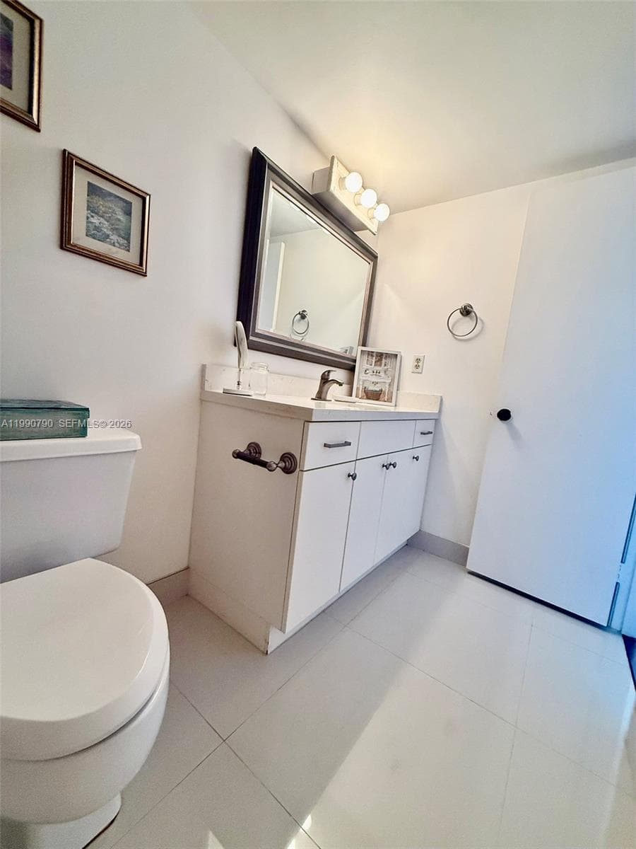TOWERS OF OCEANVIEW · #425 in Hallandale Beach - Photo 14