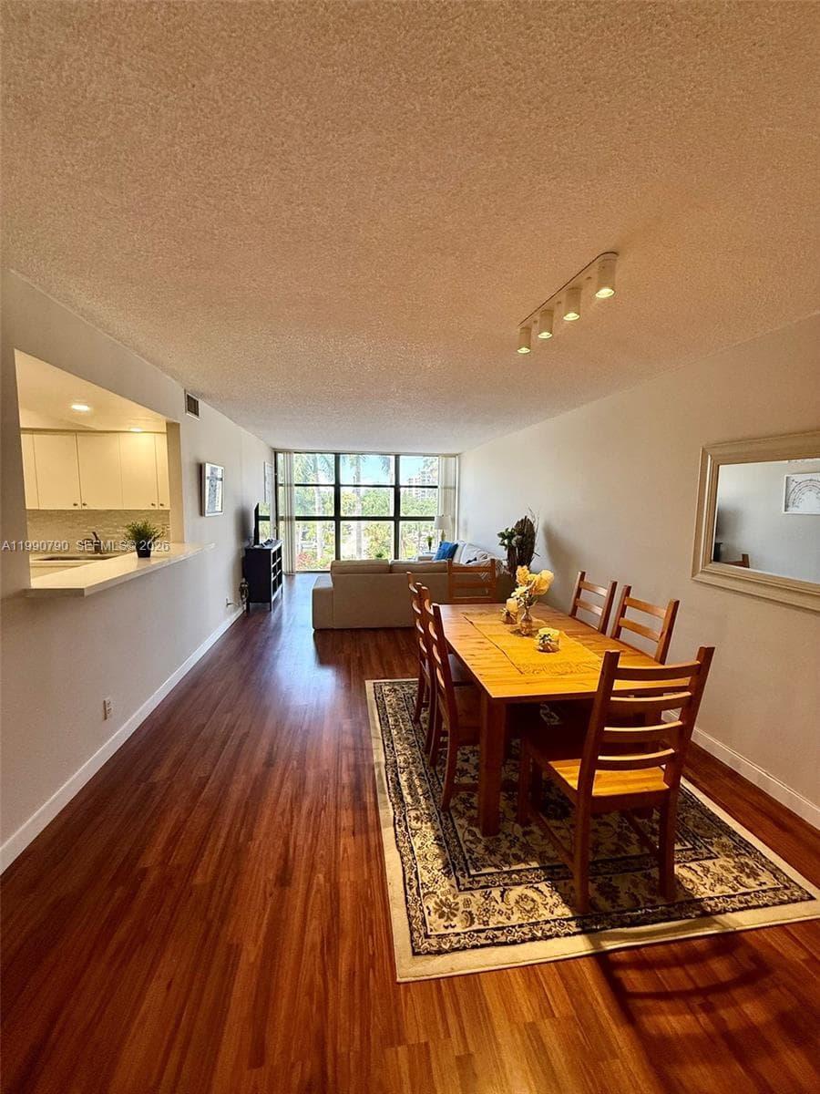 TOWERS OF OCEANVIEW · #425 in Hallandale Beach - Photo 21