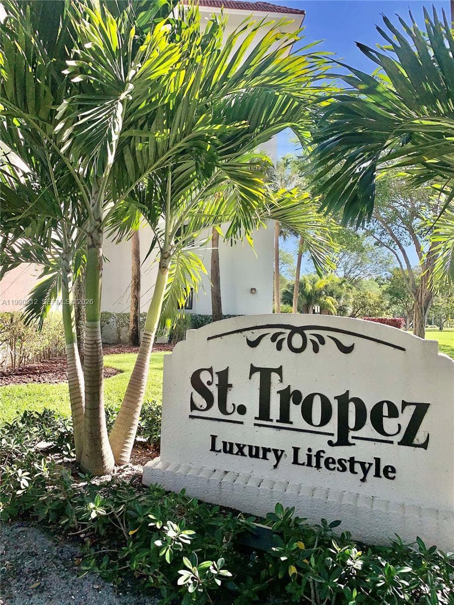 ST TROPEZ CONDO · #501 in Delray Beach - Photo 2