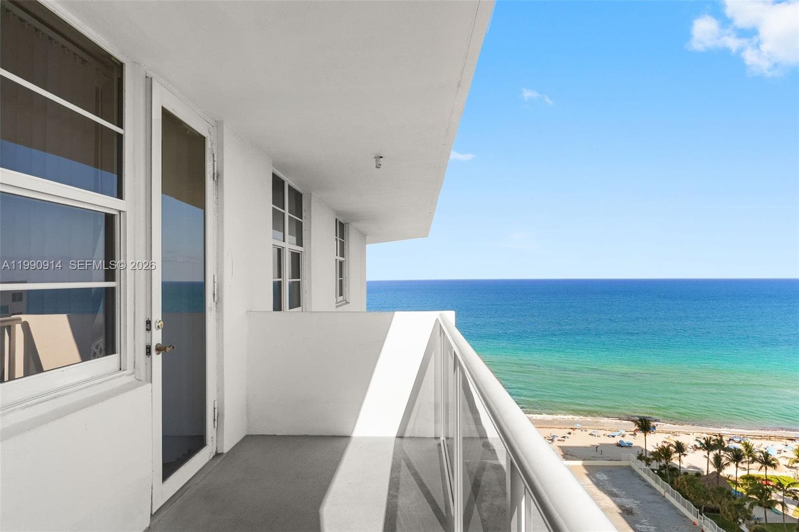 SEA AIR TOWERS CONDO · #PH18 in Hollywood - Photo 2