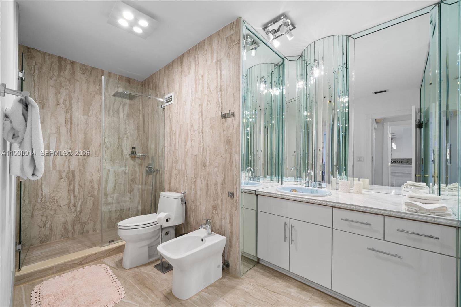 SEA AIR TOWERS CONDO · #PH18 in Hollywood - Photo 17