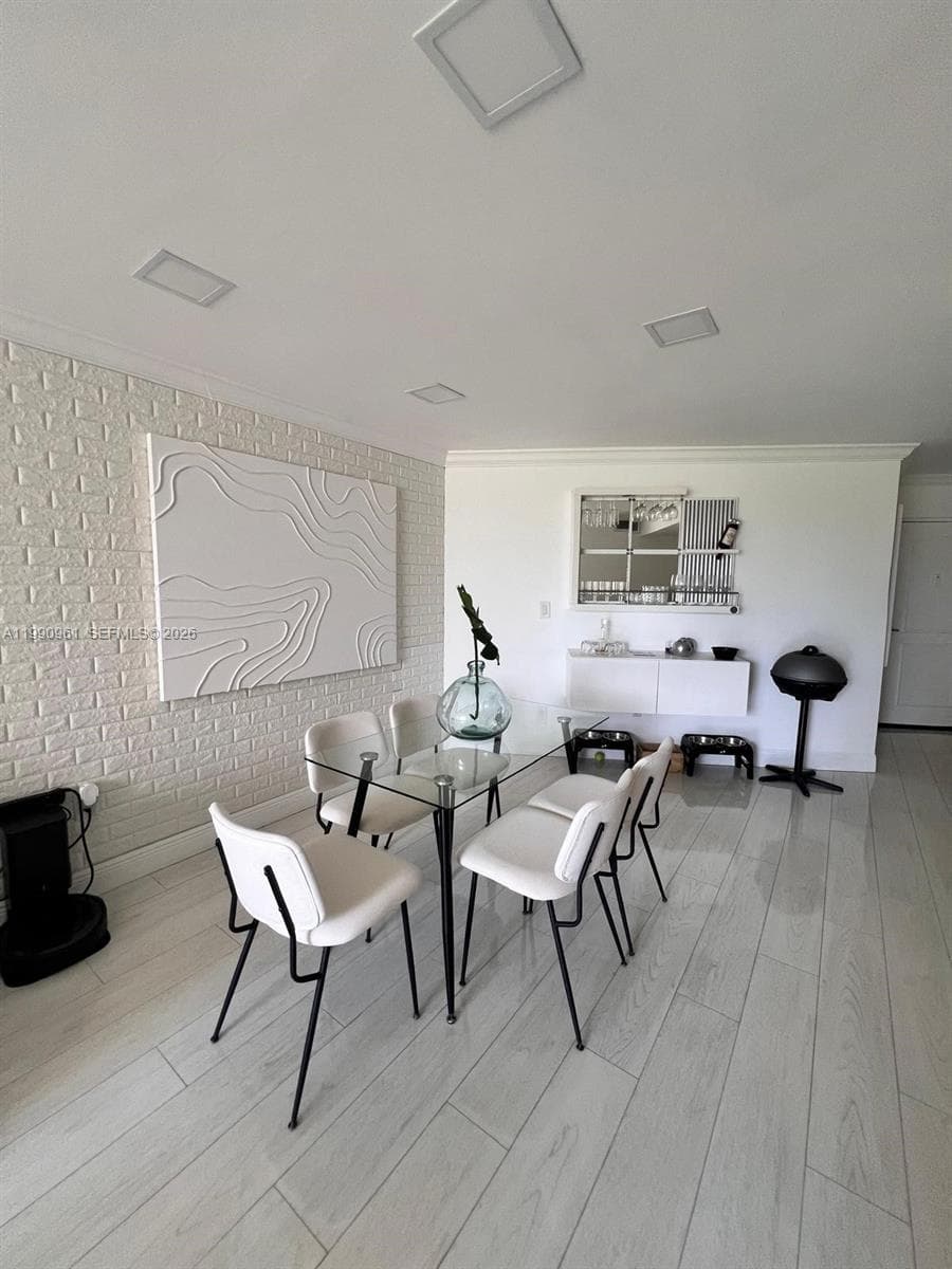 Las Brisas · #F104 in Hialeah - Photo 1