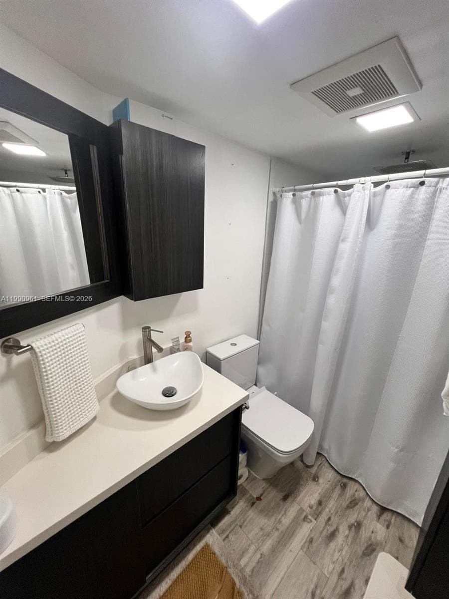 Las Brisas · #F104 in Hialeah - Photo 11