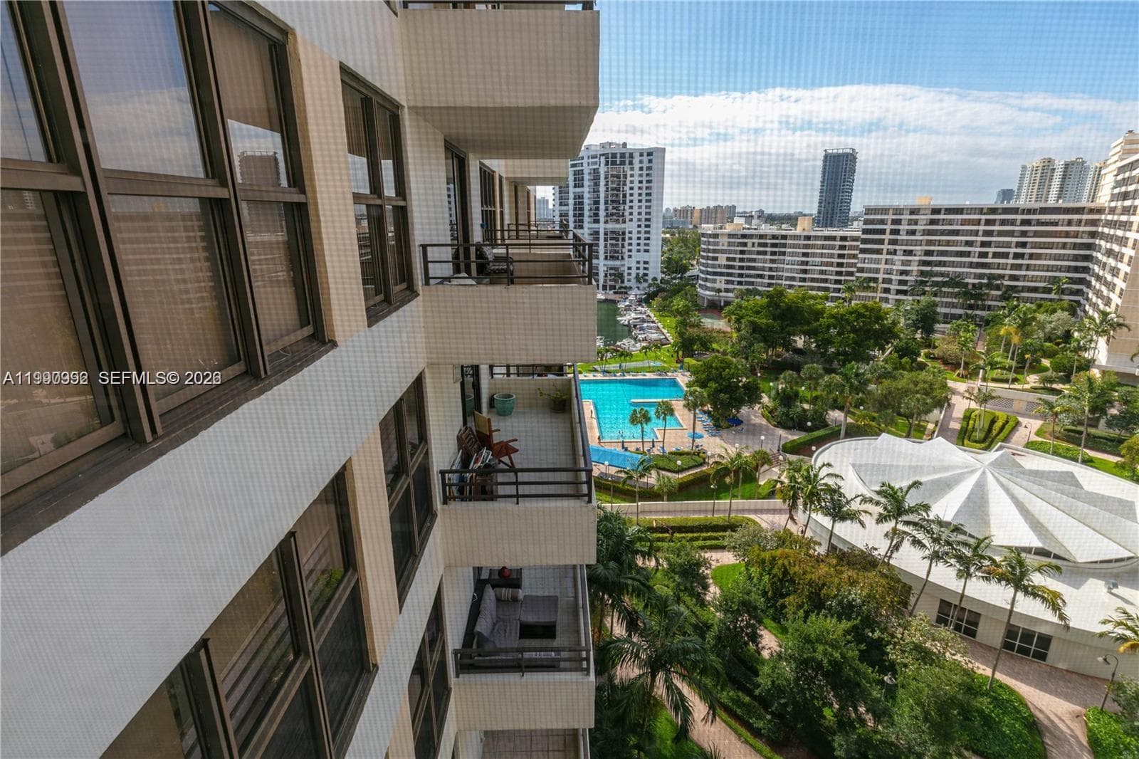 OLYMPUS CONDO · #1418 in Hallandale Beach - Photo 3