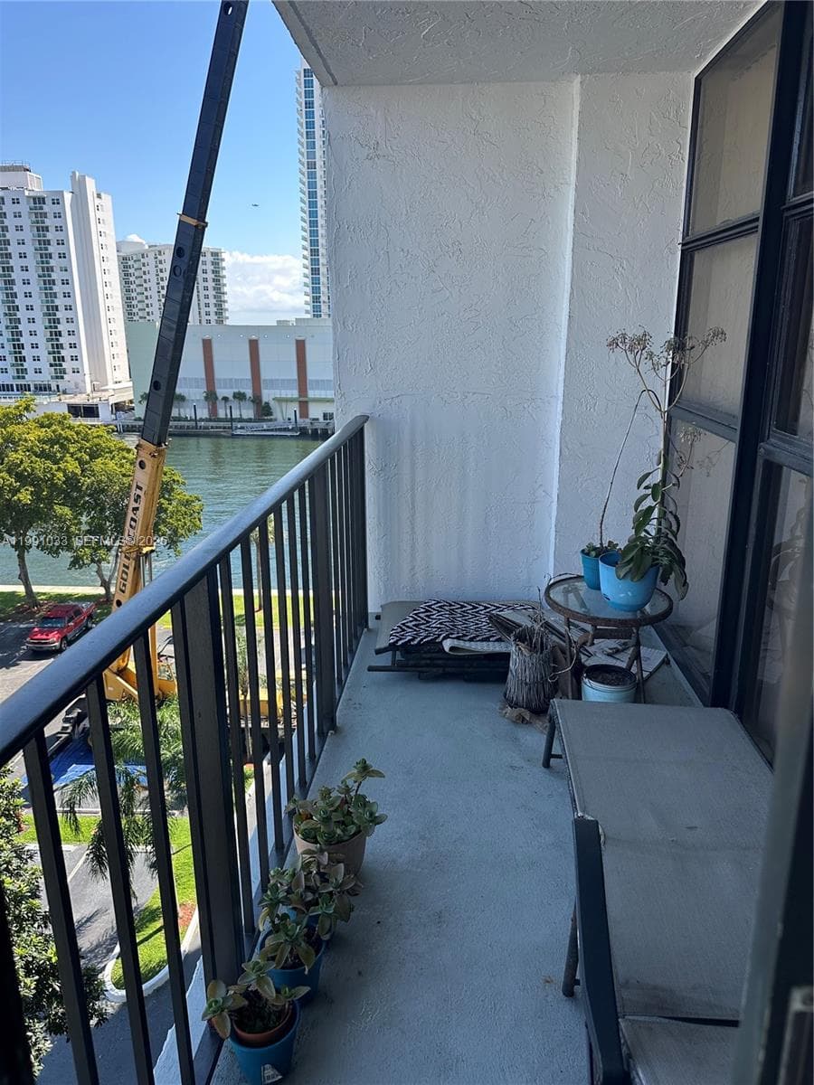 TOWERS OF OCEANVIEW SOUTH · #717 in Hallandale Beach - Photo 8