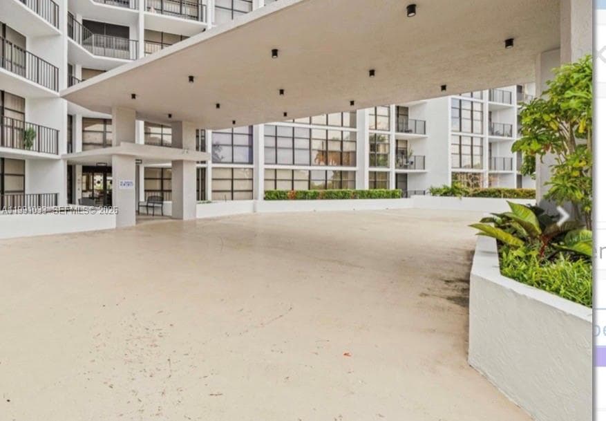 TOWERS OF OCEANVIEW SOUTH · #717 in Hallandale Beach - Photo 21