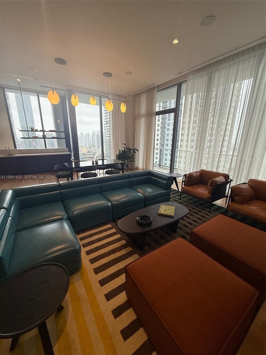 THE CROSBY WORLD CENTER · #706 in Miami - Photo 7