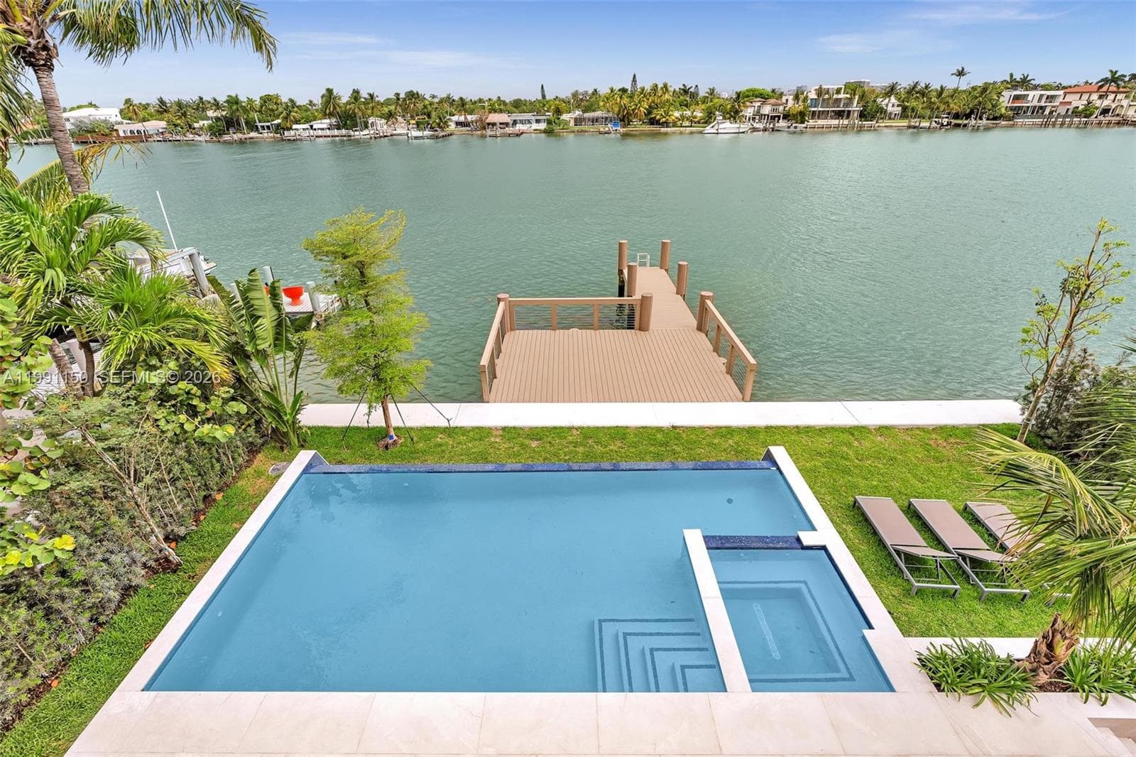 535 N Shore Dr photo 36