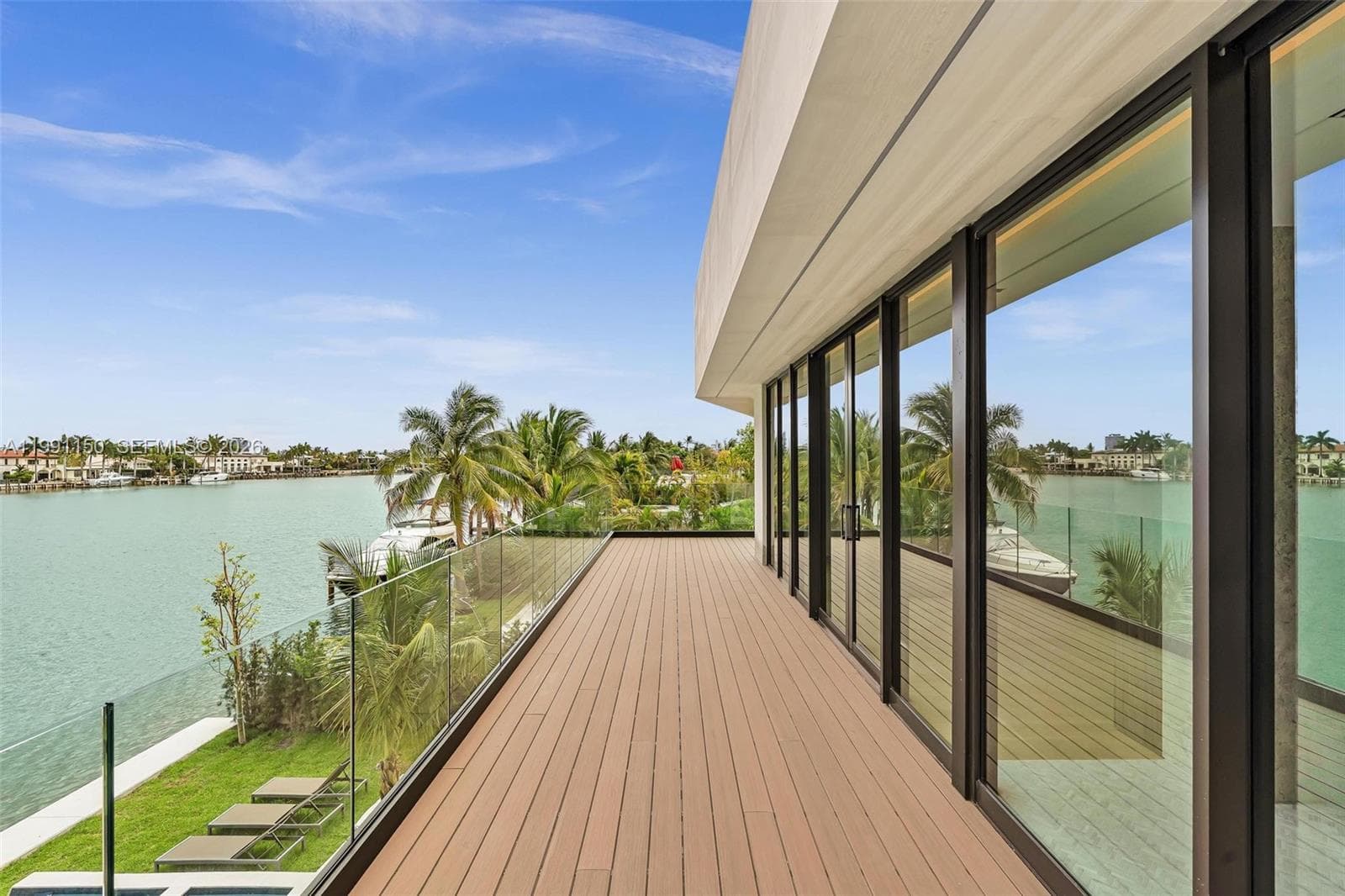 535 N Shore Dr photo 34