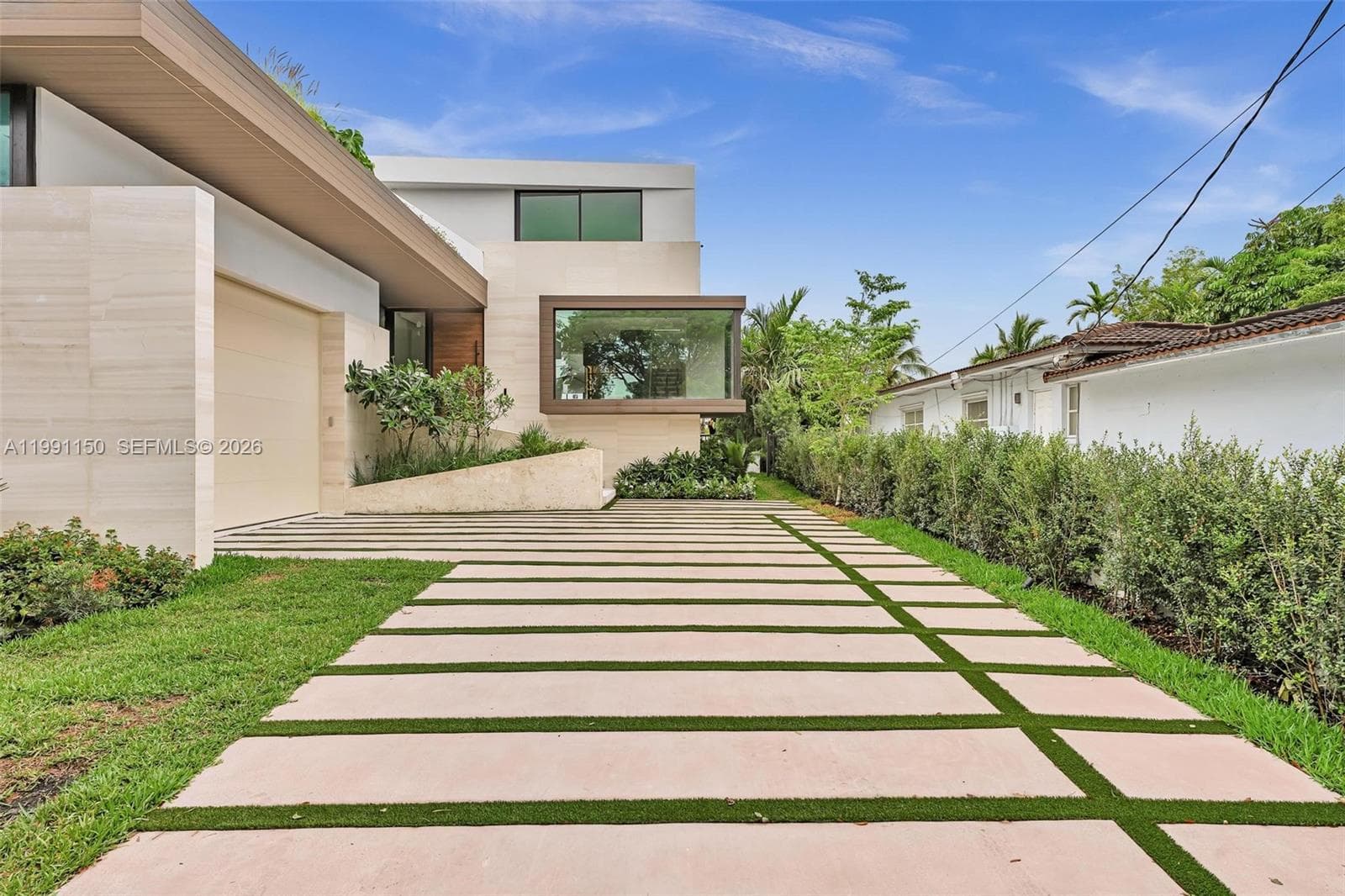 535 N Shore Dr photo 4