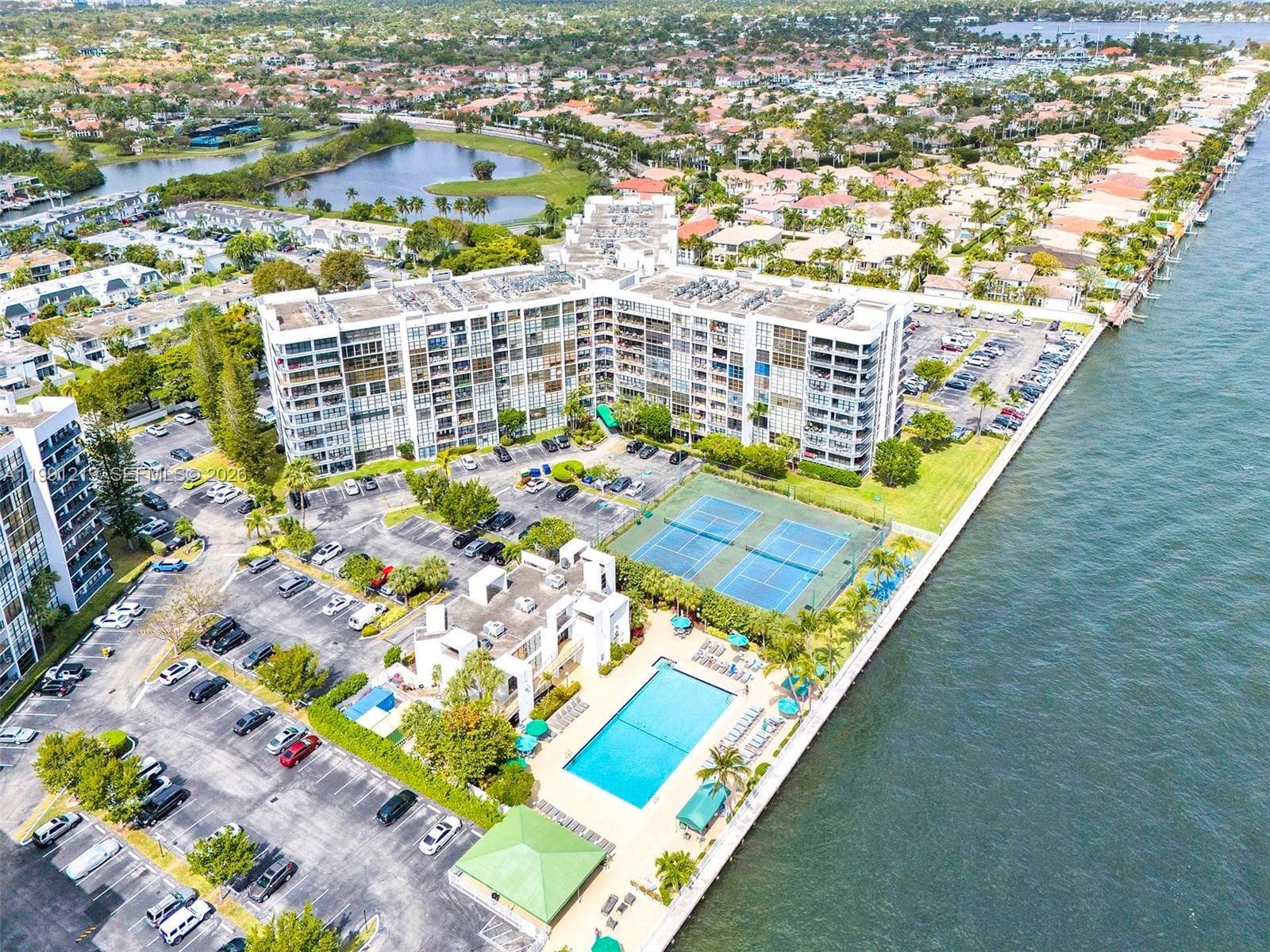 Oceanview Park Condo · #720 in Hallandale Beach - Photo 23