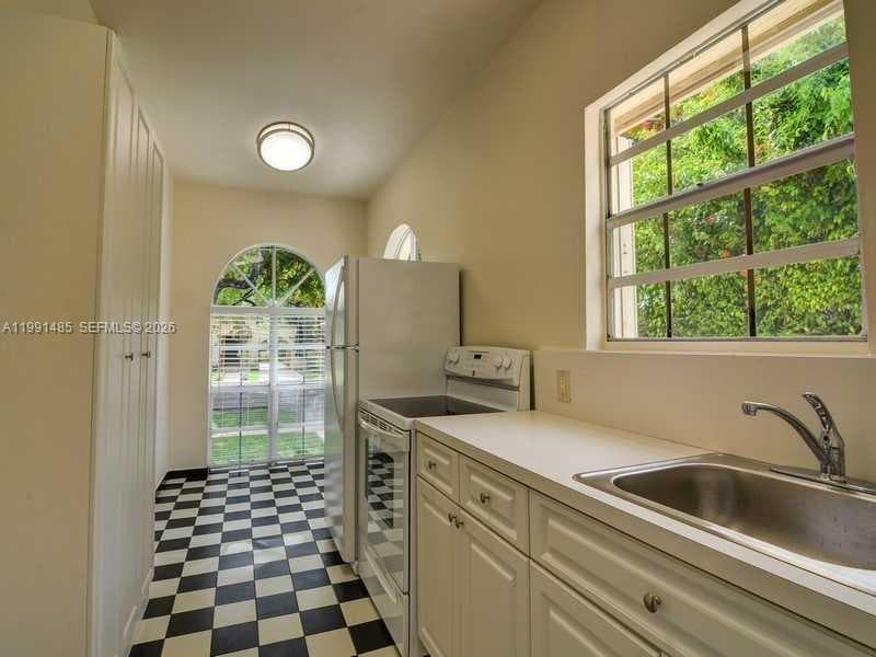 1507 Genoa St #0 photo 3
