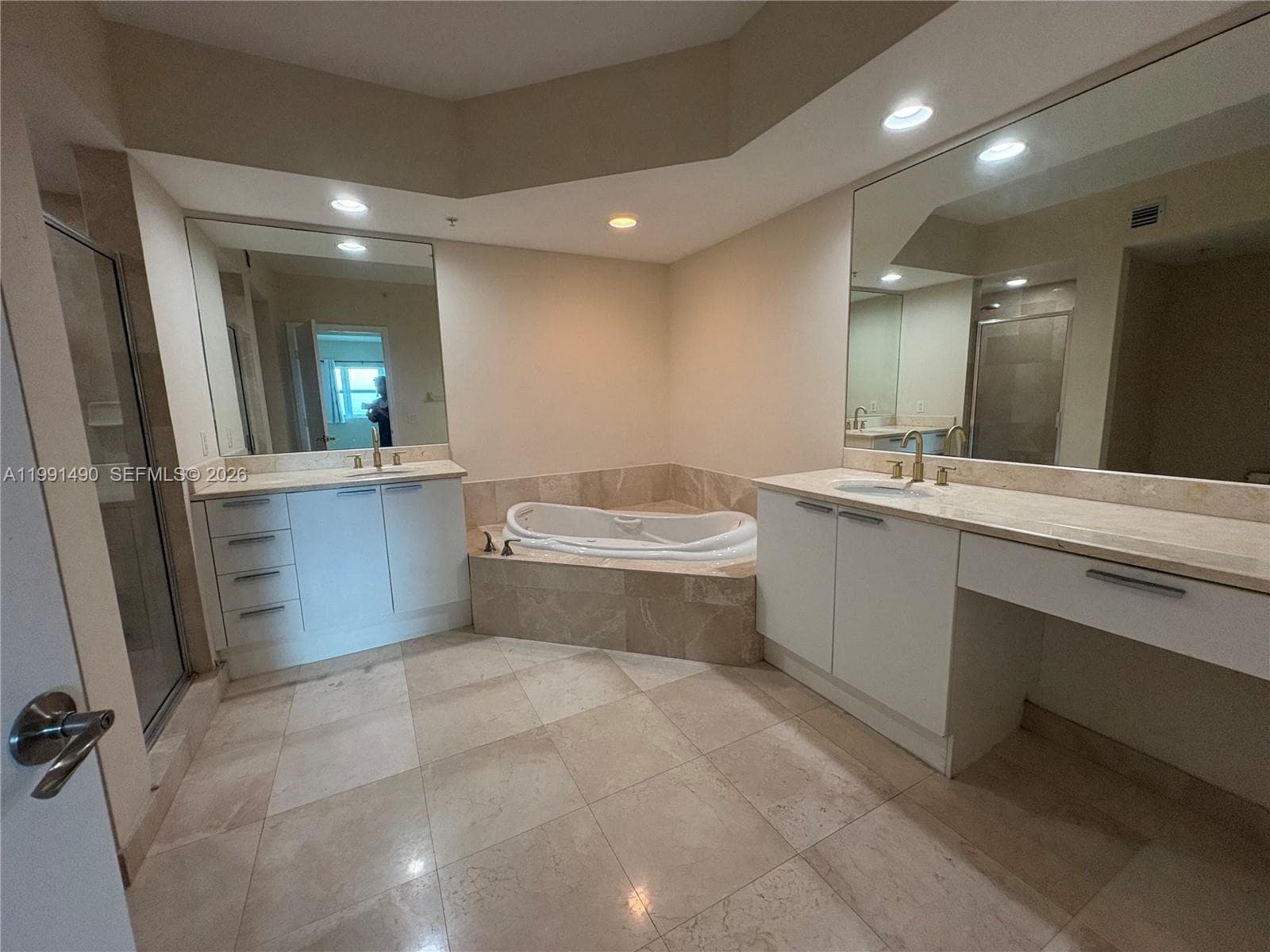 THE OAKS I CONDO · #1705 in North Miami - Photo 14