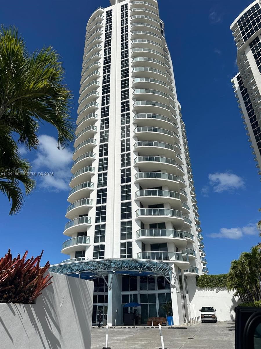 Marenas Resort · #802 in Sunny Isles Beach - Photo 4