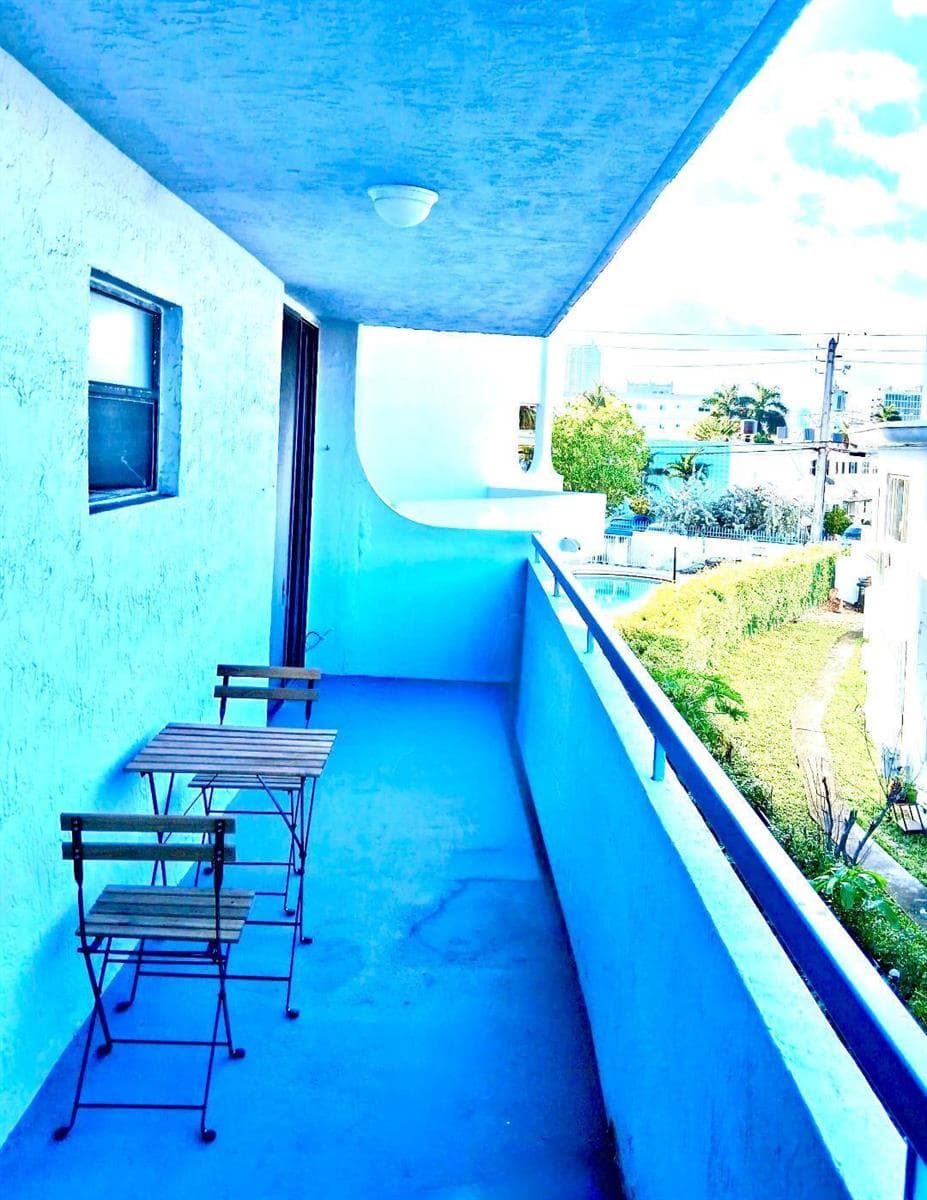 16 - BALCONY