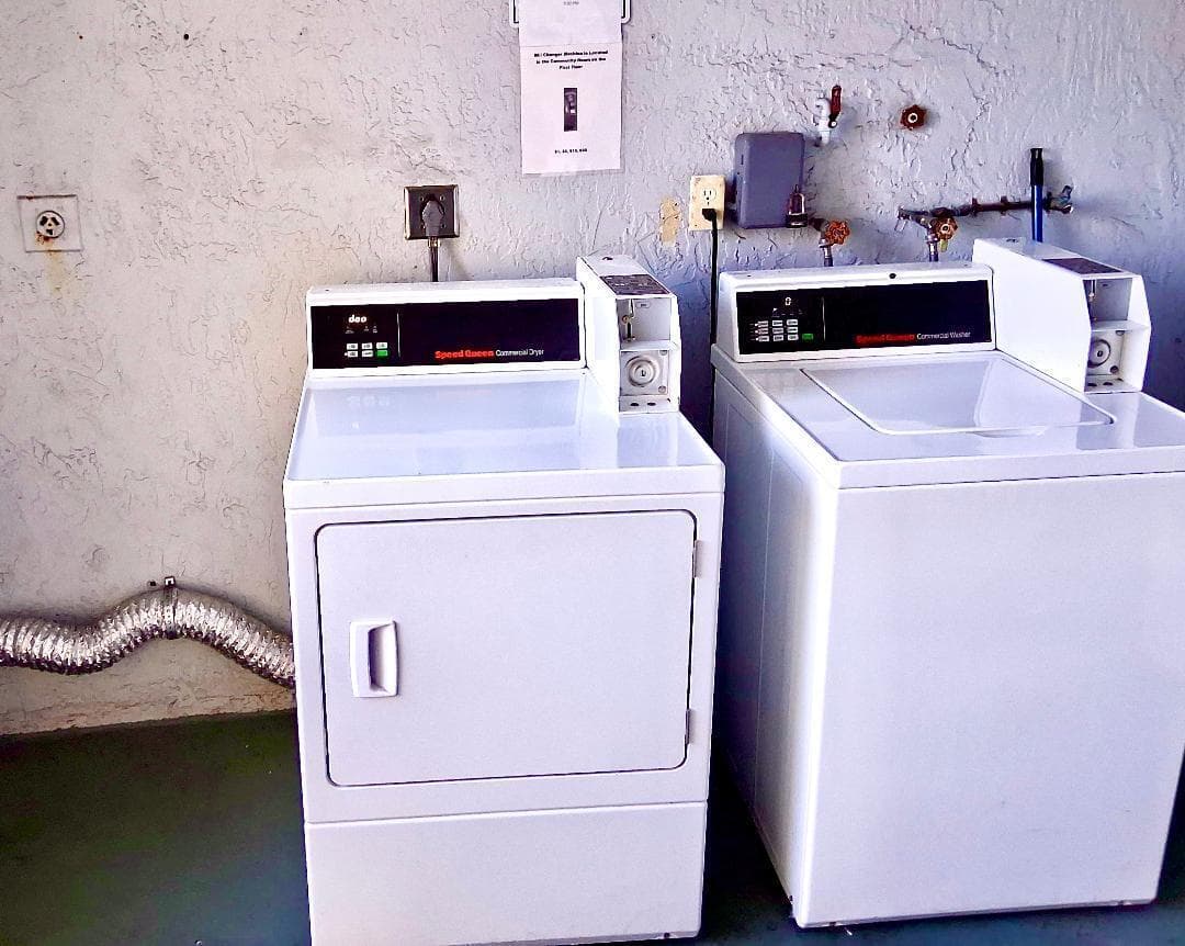 19 - WASHER DRYER 2ND FLOOR