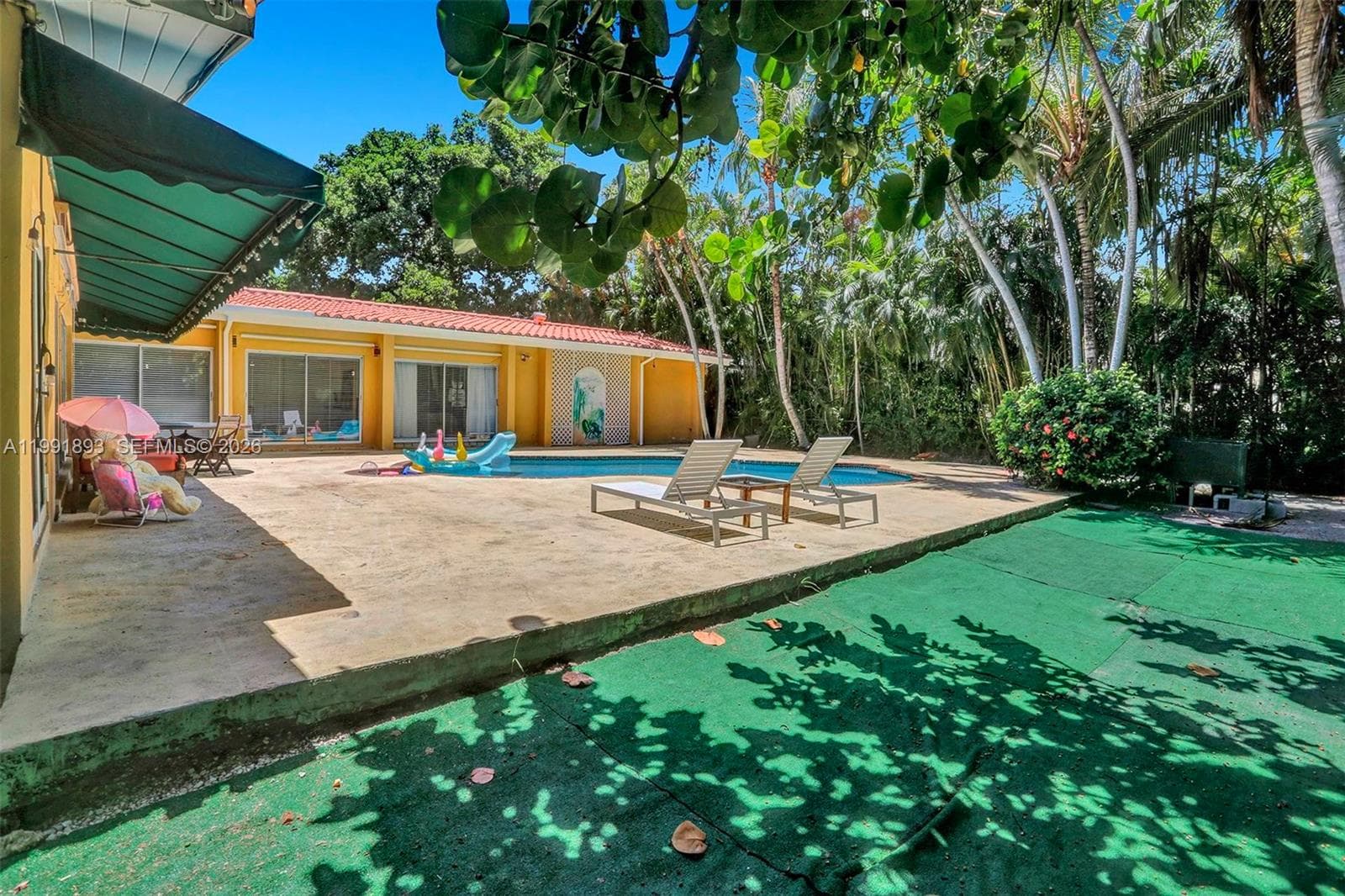 3920 Monserrate St photo 6